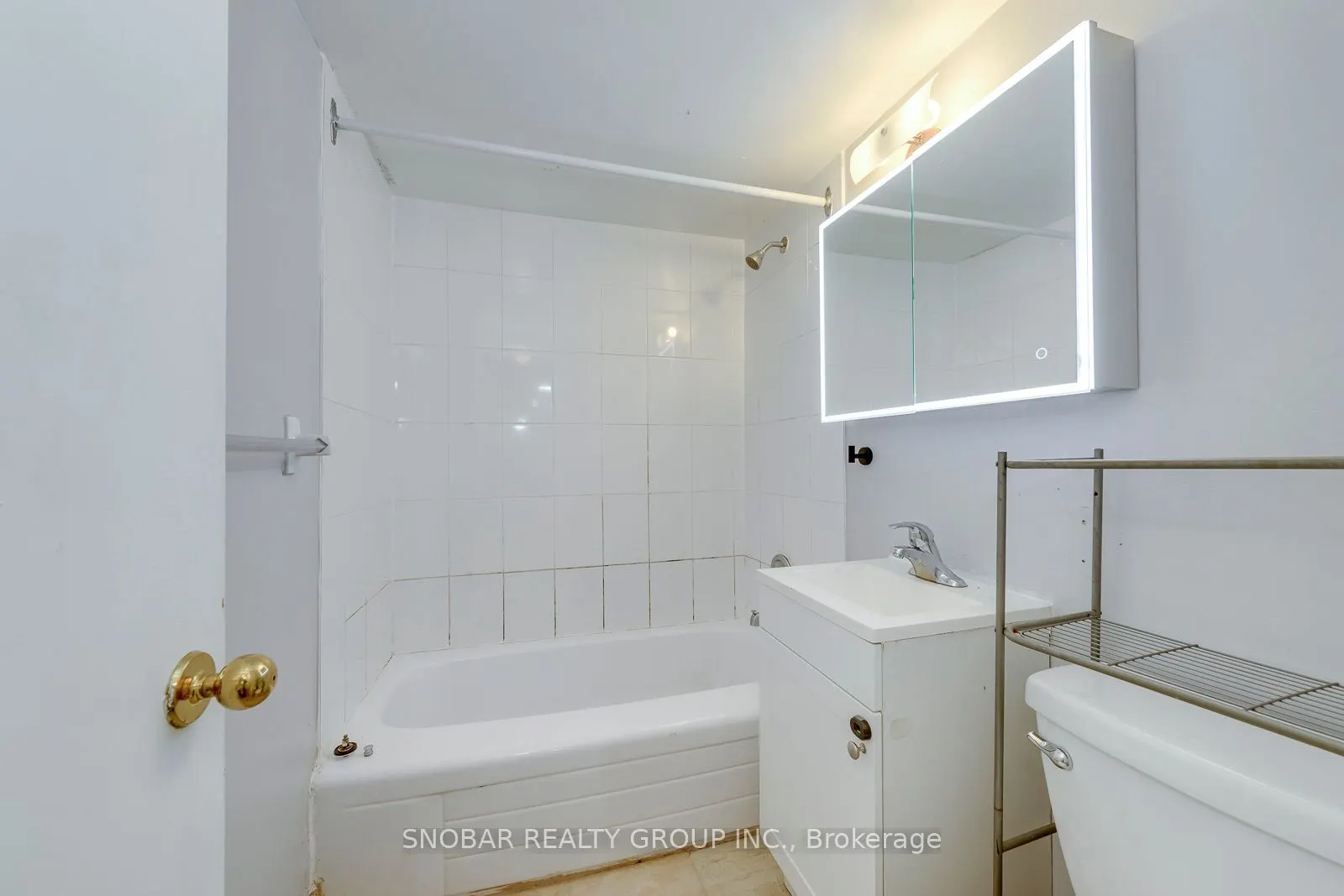 114 Vaughan Road #105