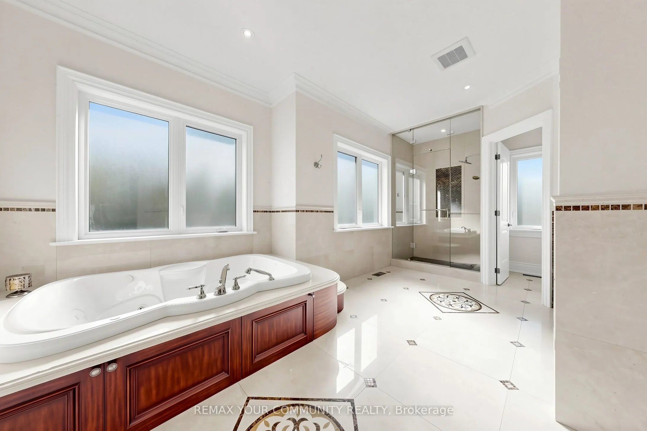 39 Moore Park Avenue