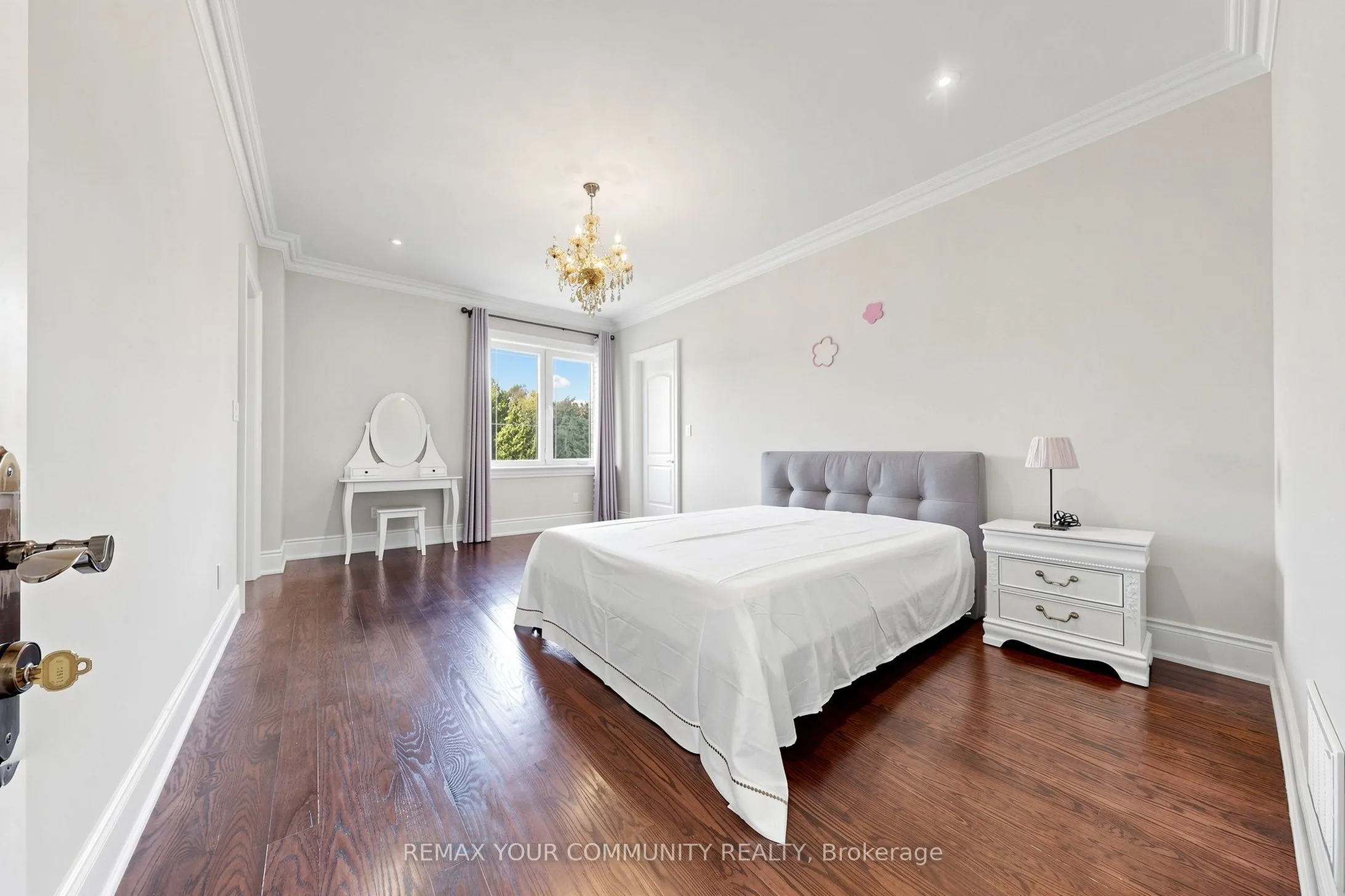 39 Moore Park Avenue