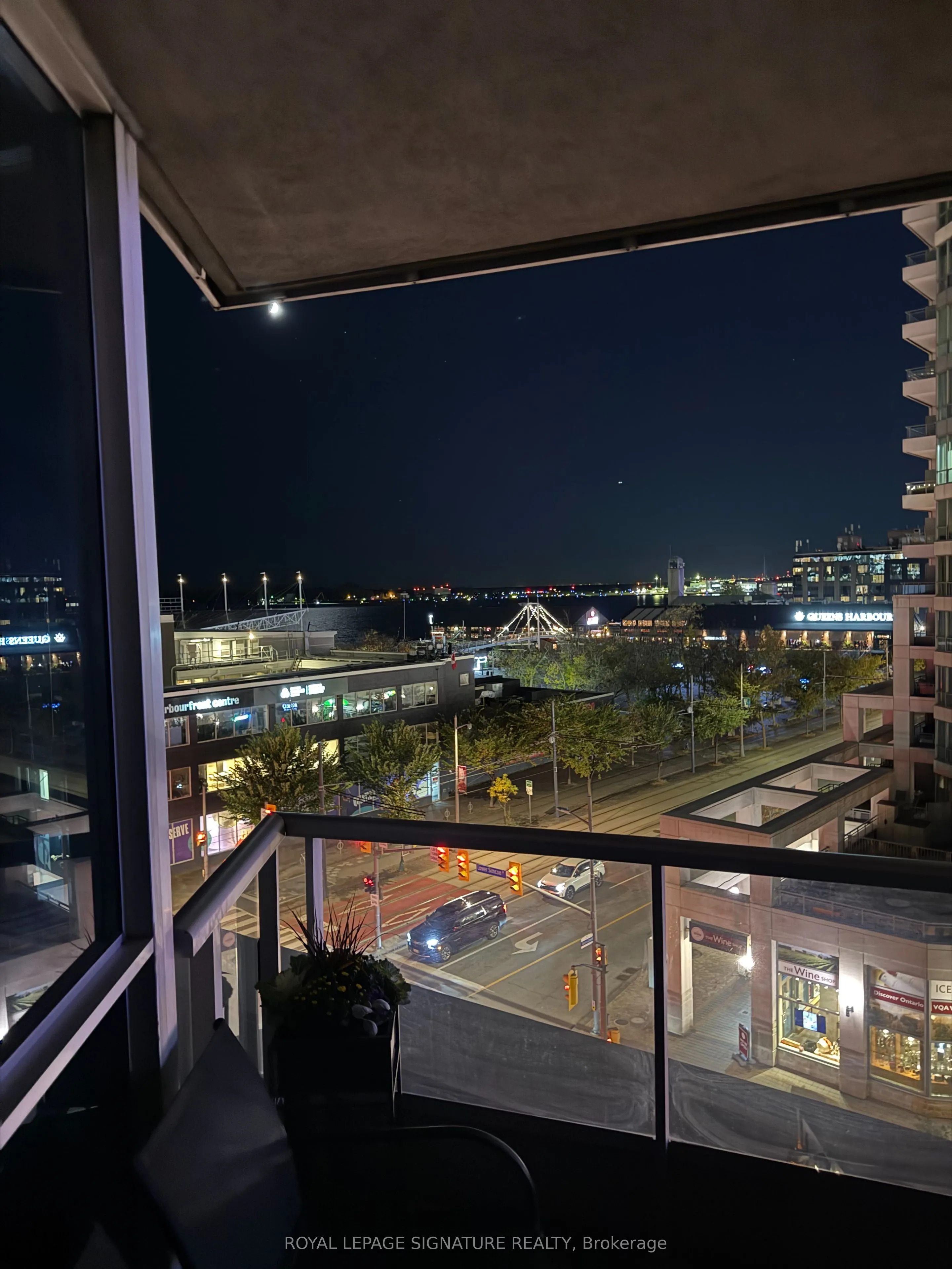 218 Queens Quay W #510