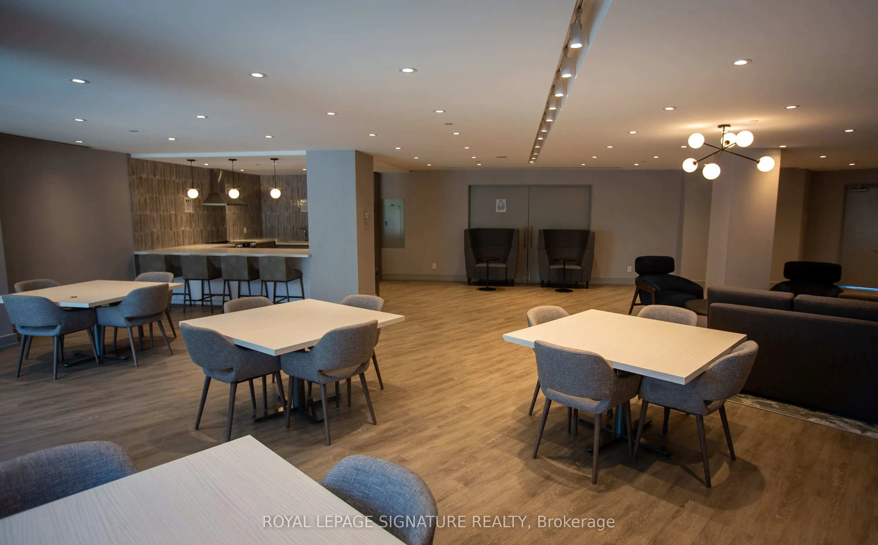 218 Queens Quay W #510