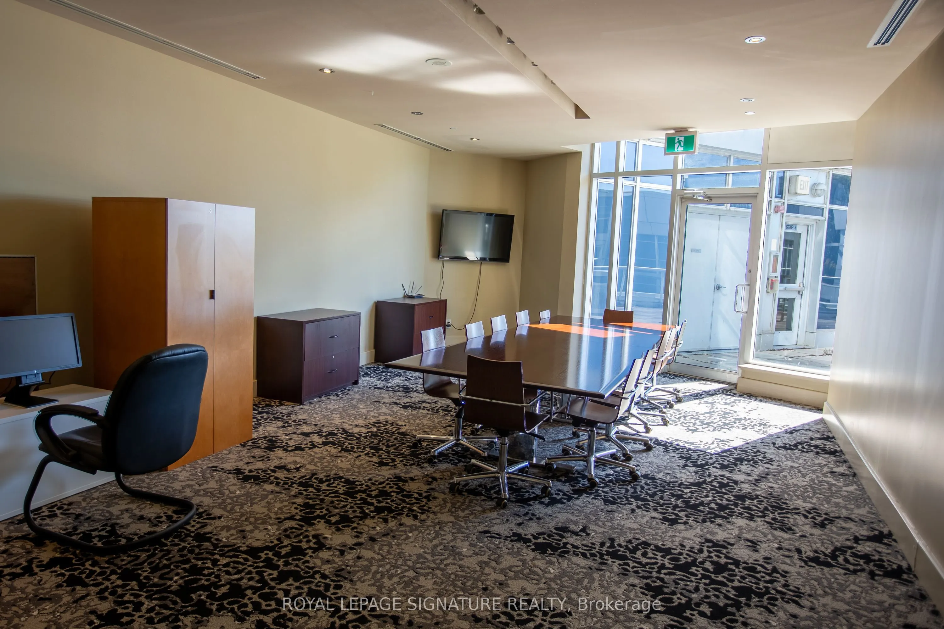 218 Queens Quay W #510