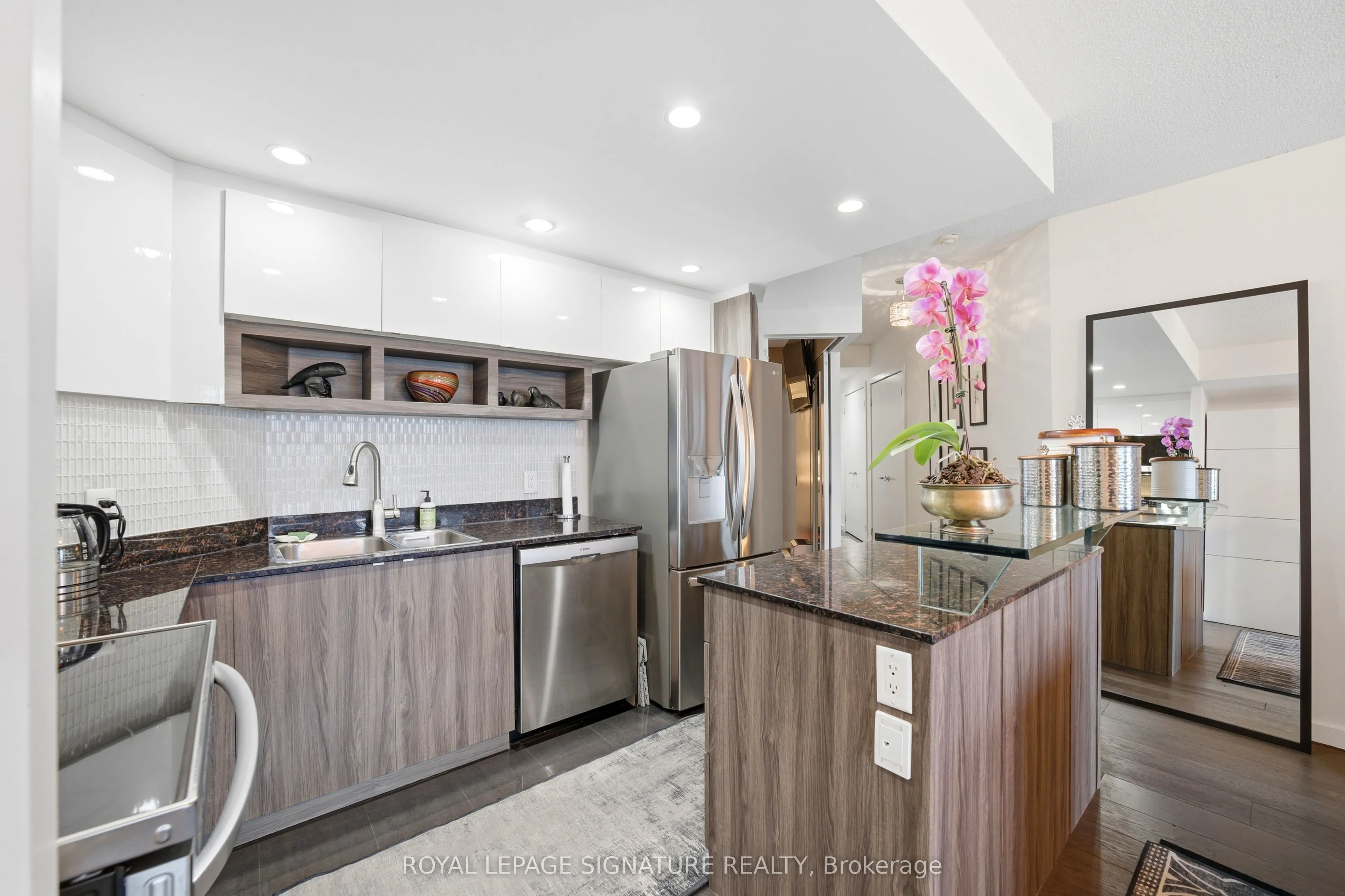 218 Queens Quay W #510