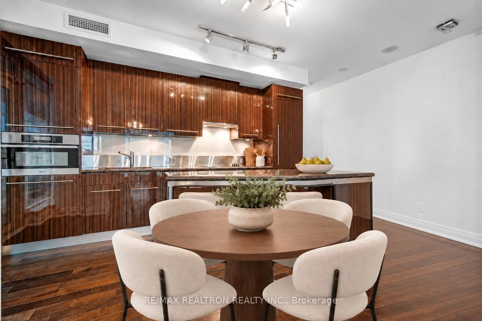 80 John Street #2206