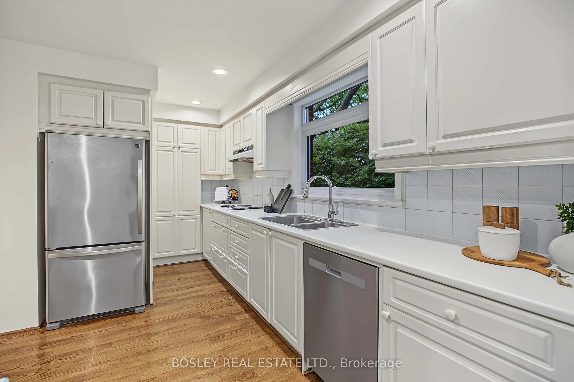 16 Shaughnessy Boulevard