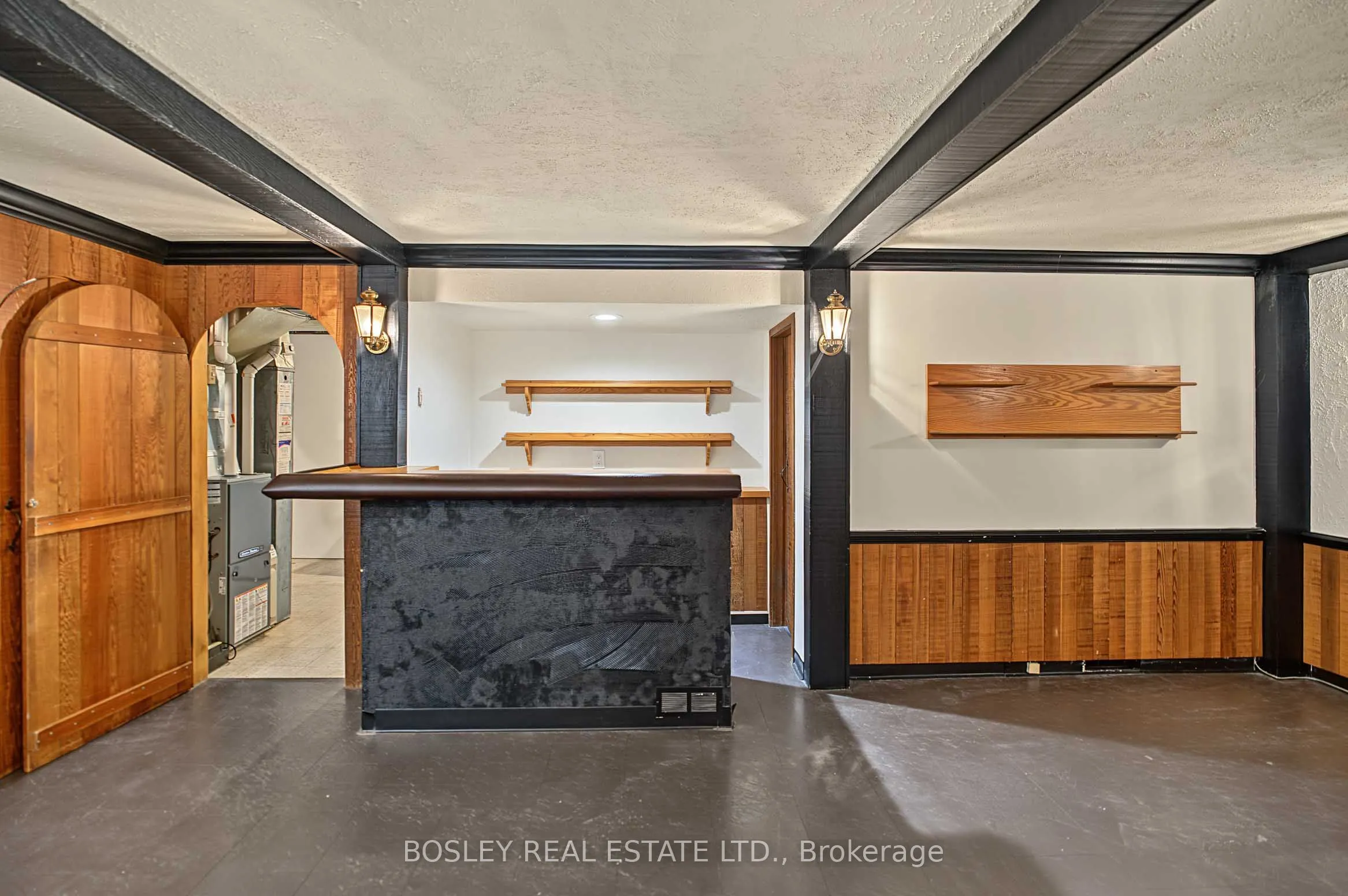 16 Shaughnessy Boulevard