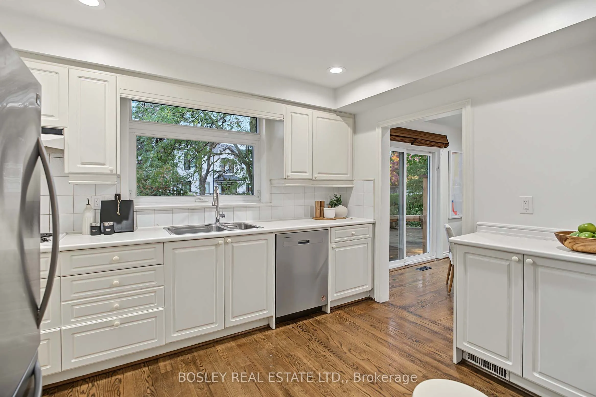 16 Shaughnessy Boulevard