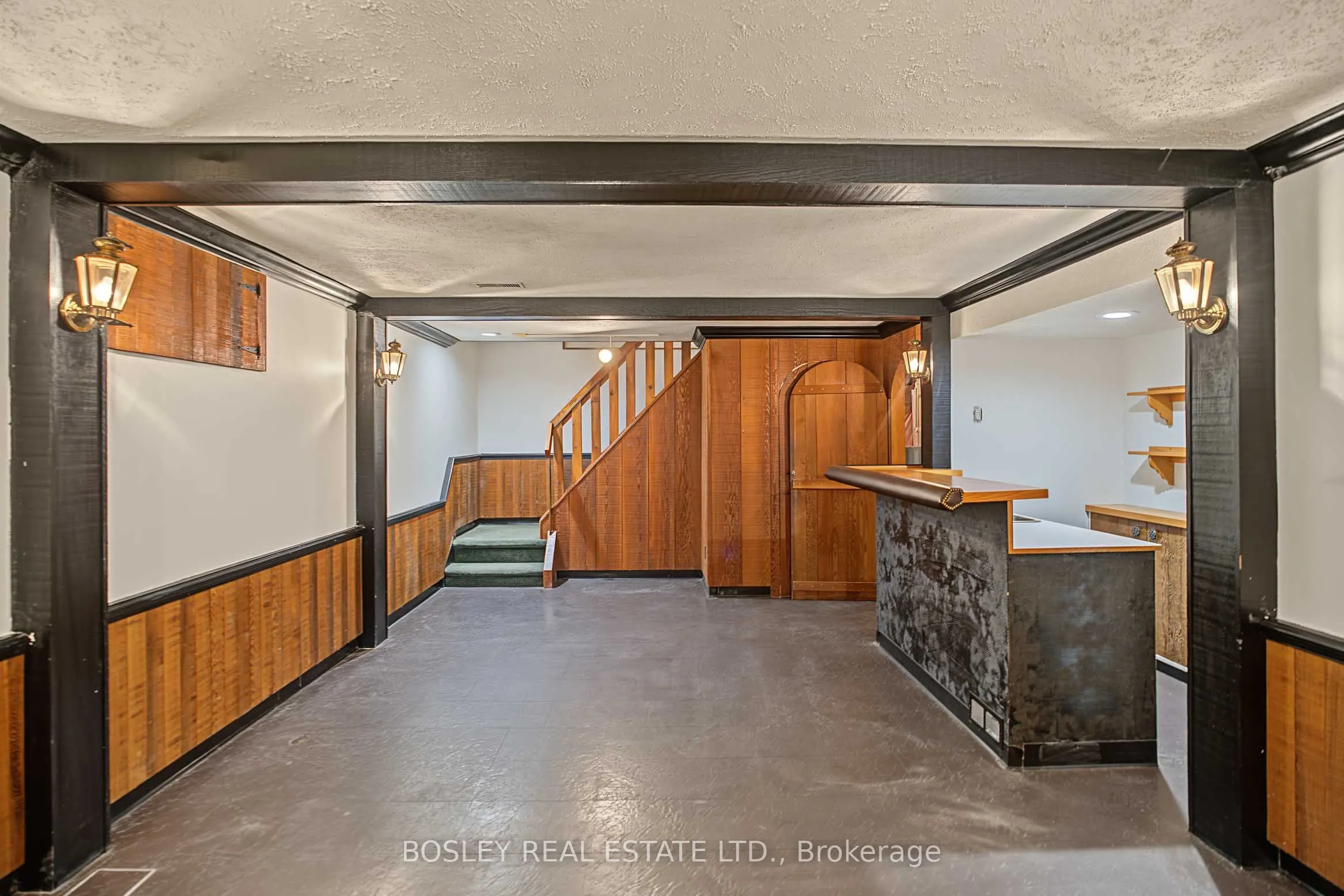 16 Shaughnessy Boulevard