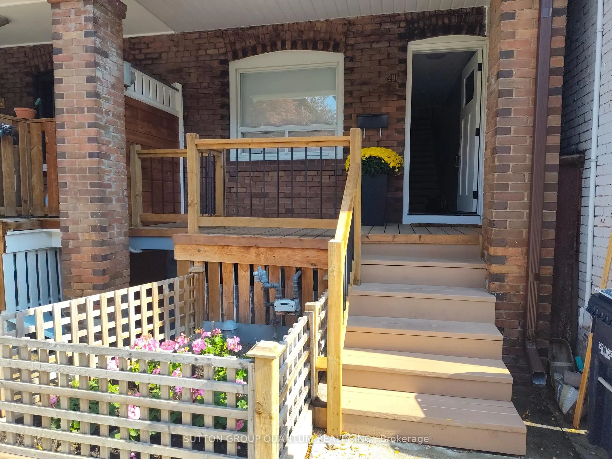 41 Manning Avenue