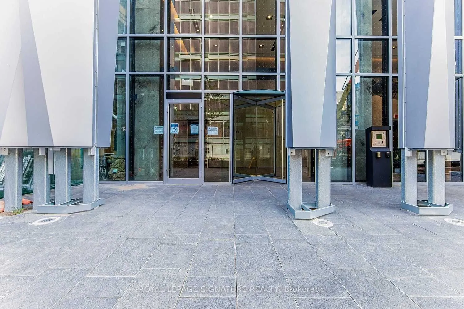 1 Yorkville Avenue #4308