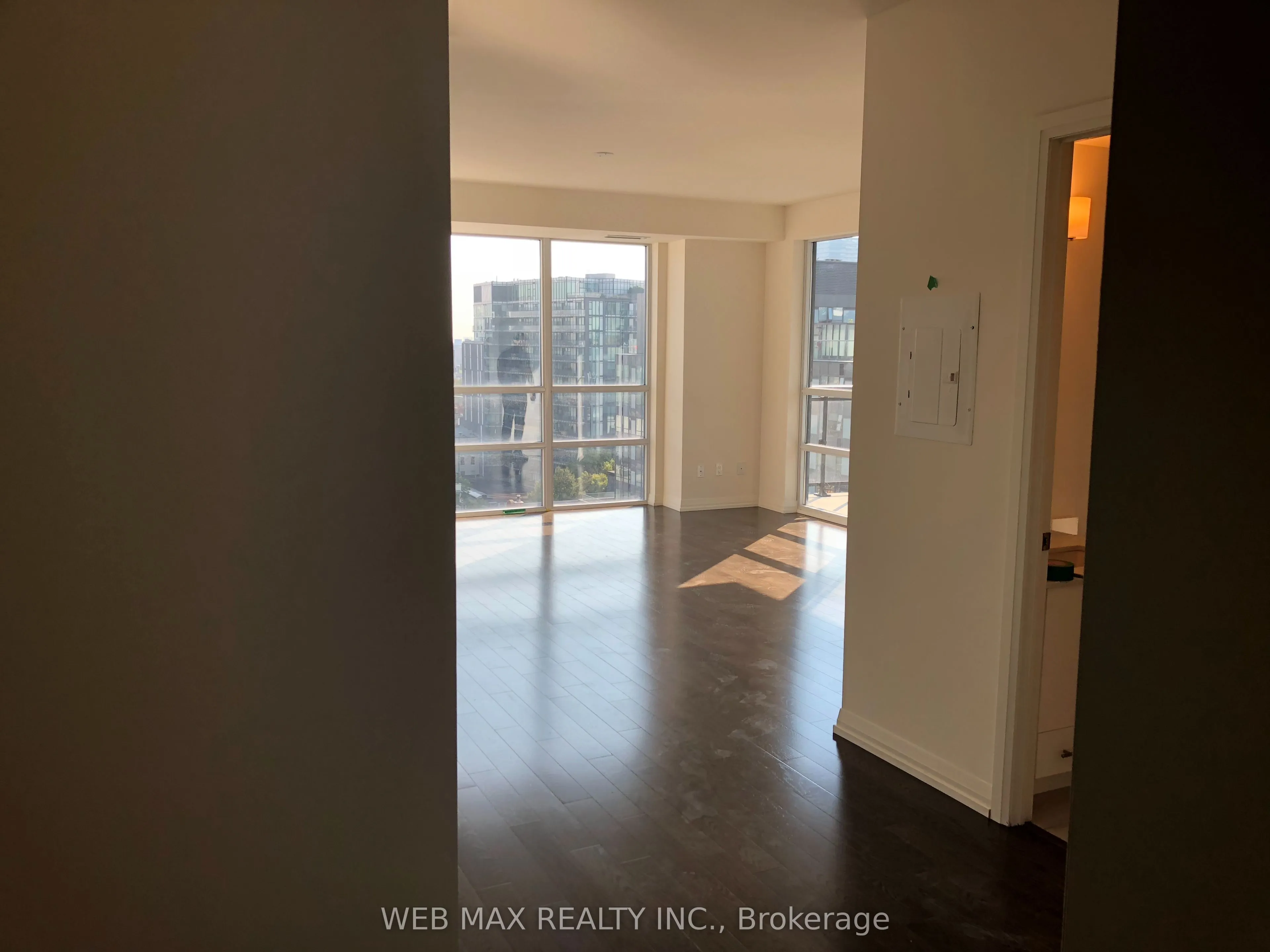 460 Adelaide Street E #1528