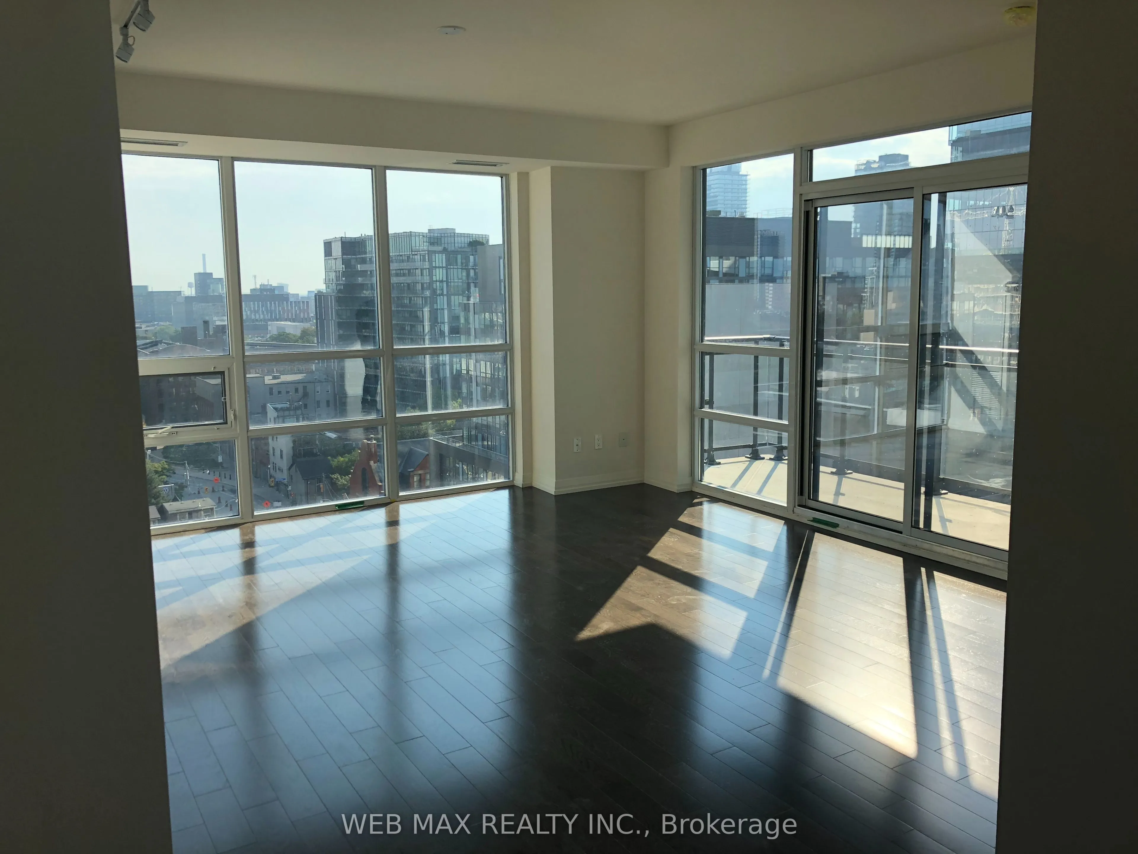 460 Adelaide Street E #1528