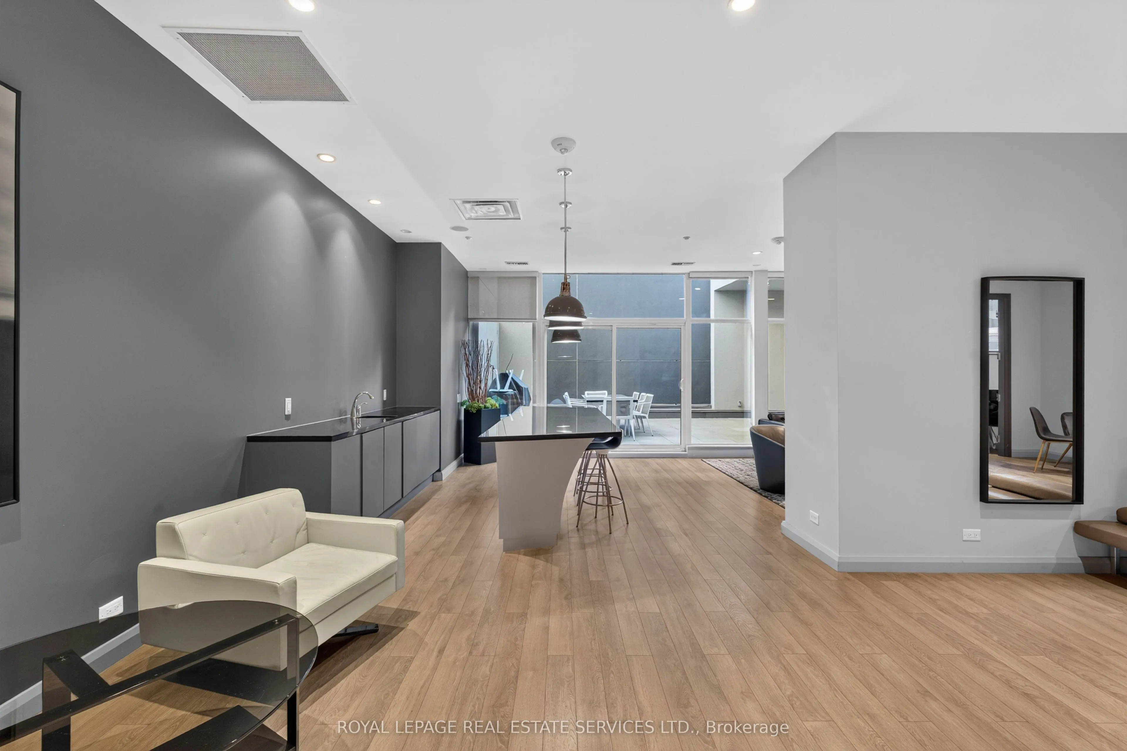 155 Yorkville Avenue #1918