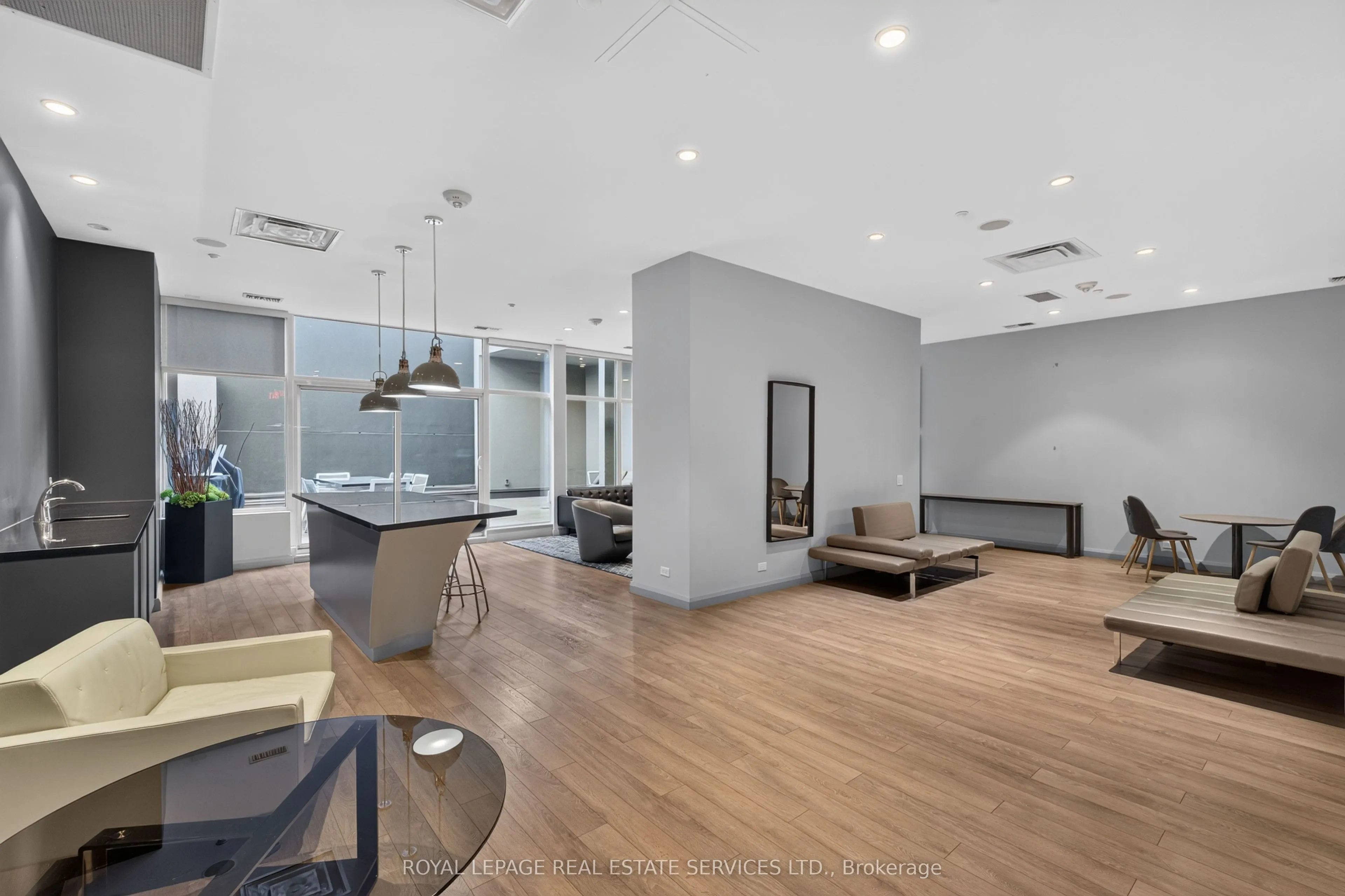 155 Yorkville Avenue #1918