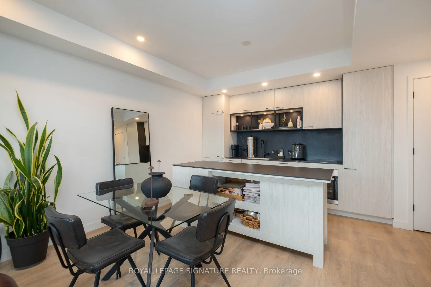 505 Richmond Street W #1213