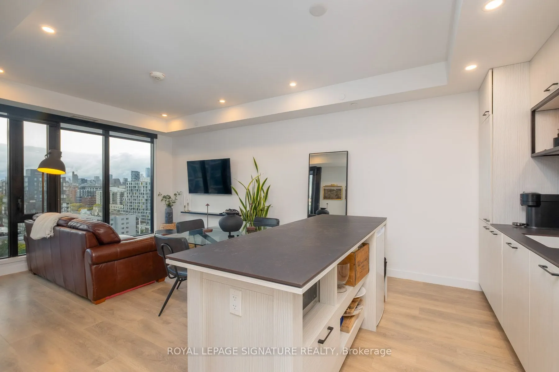 505 Richmond Street W #1213