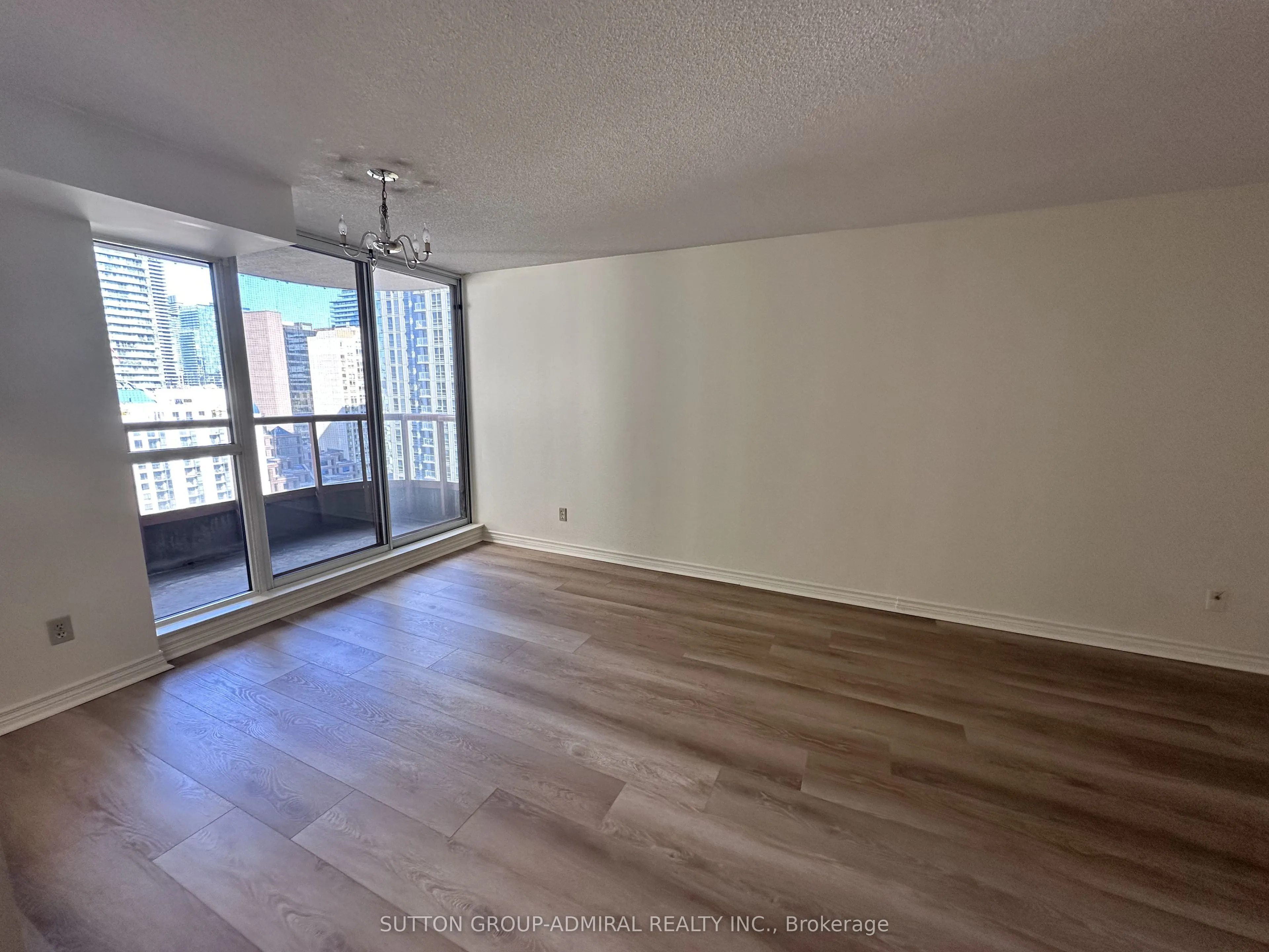 736 Bay Street #3107