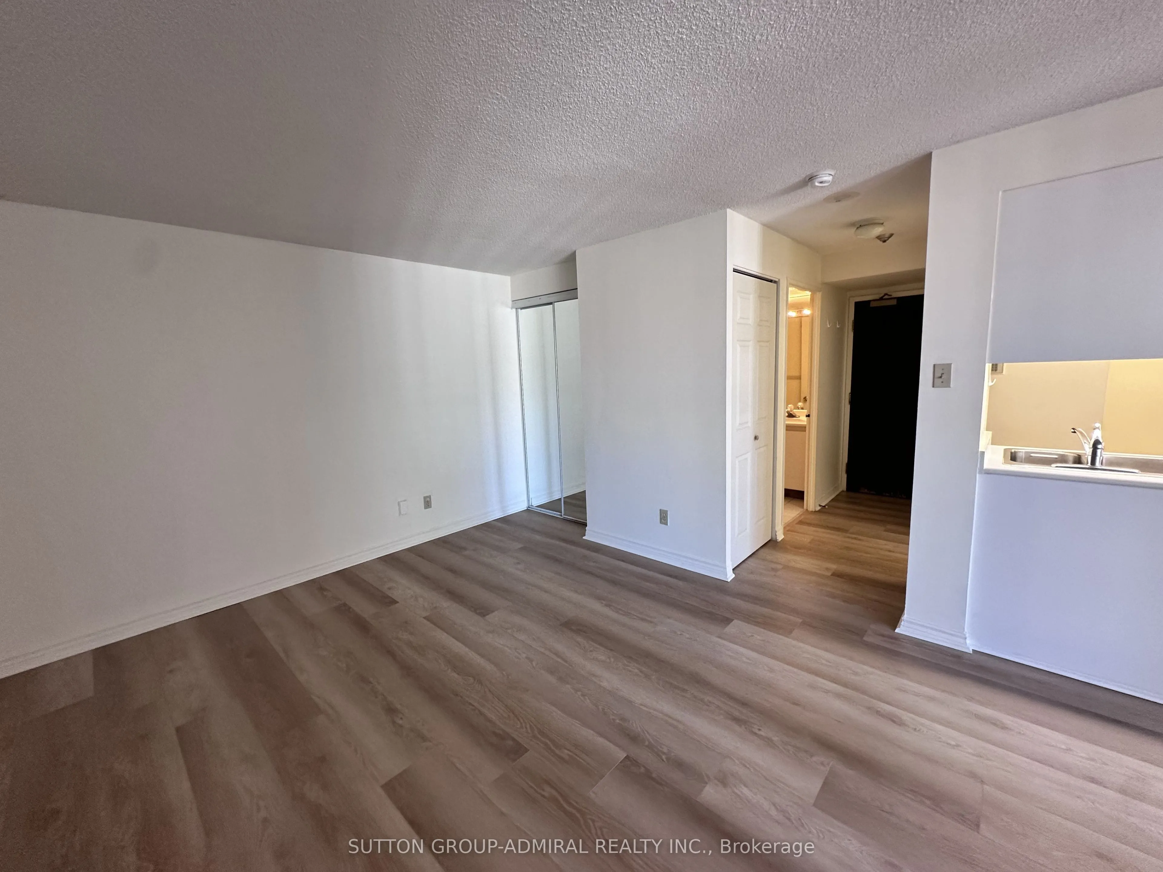 736 Bay Street #3107