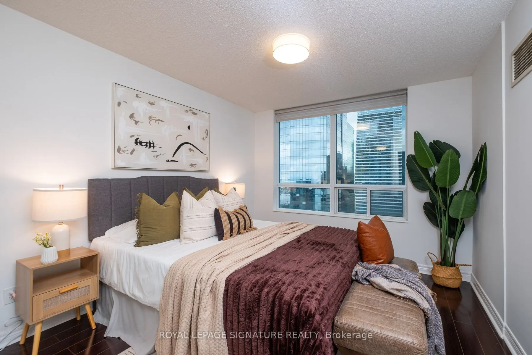 30 Grand Trunk Crescent #PH03