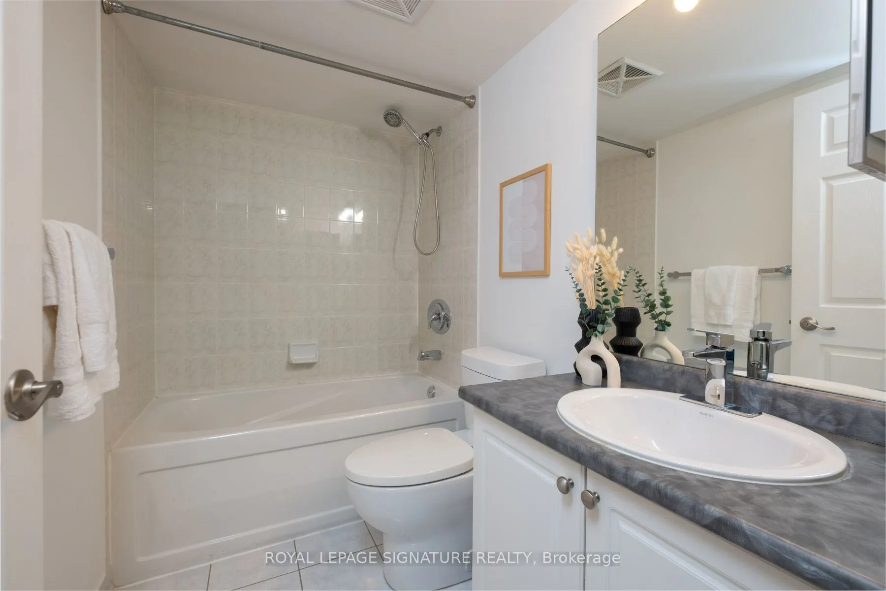 30 Grand Trunk Crescent #PH03