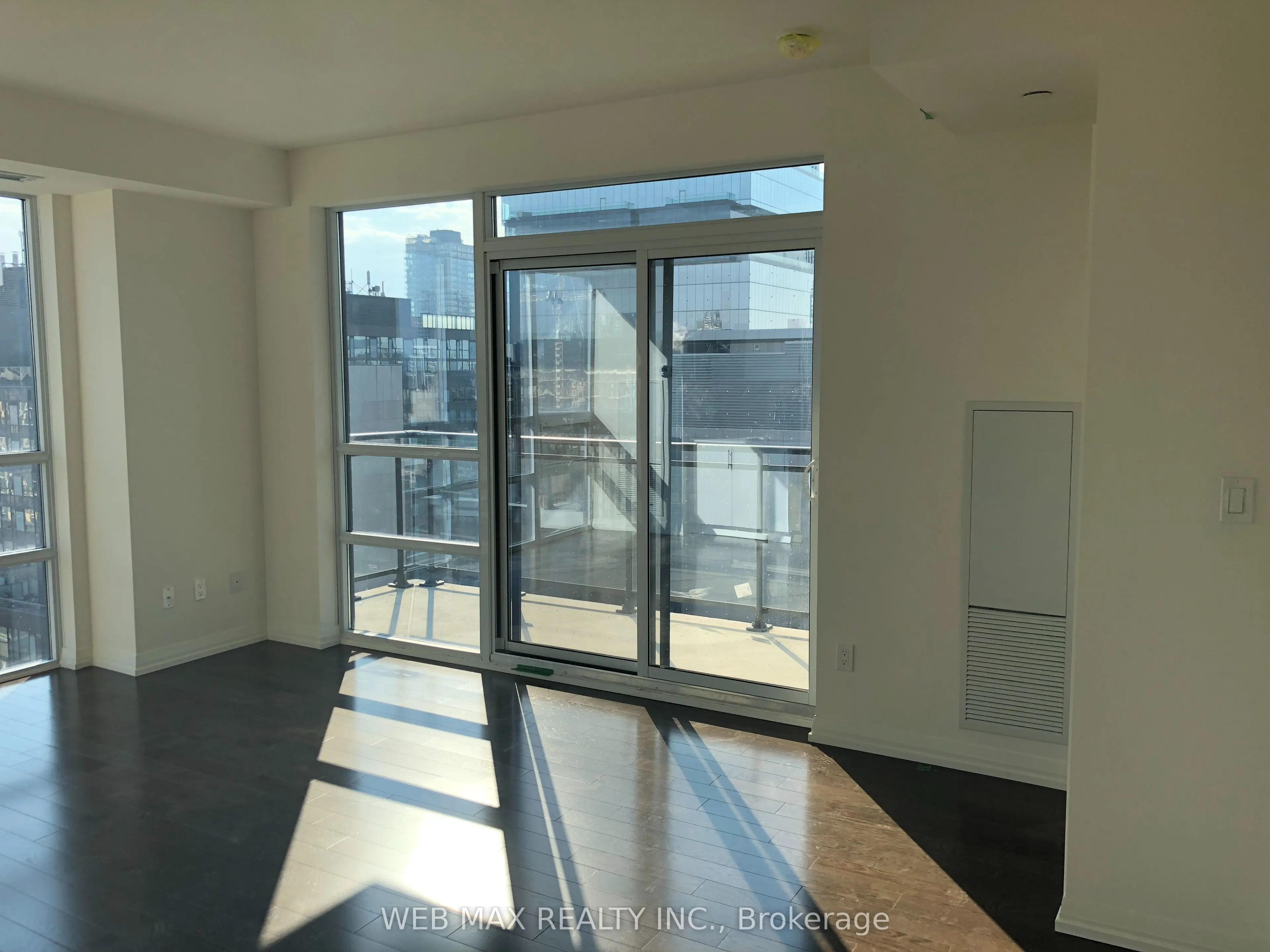 460 Adelaide Street E #1528