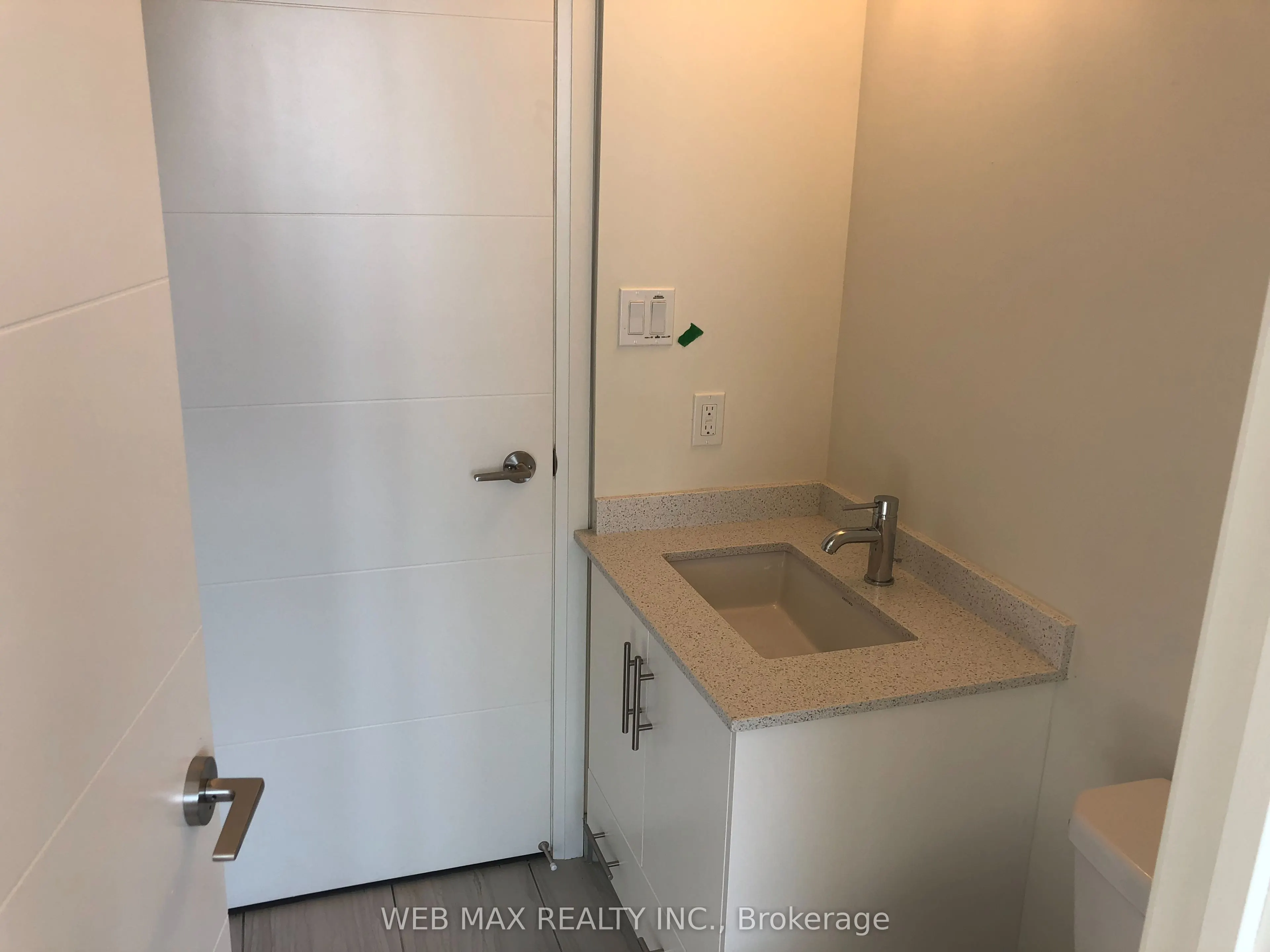 460 Adelaide Street E #1528