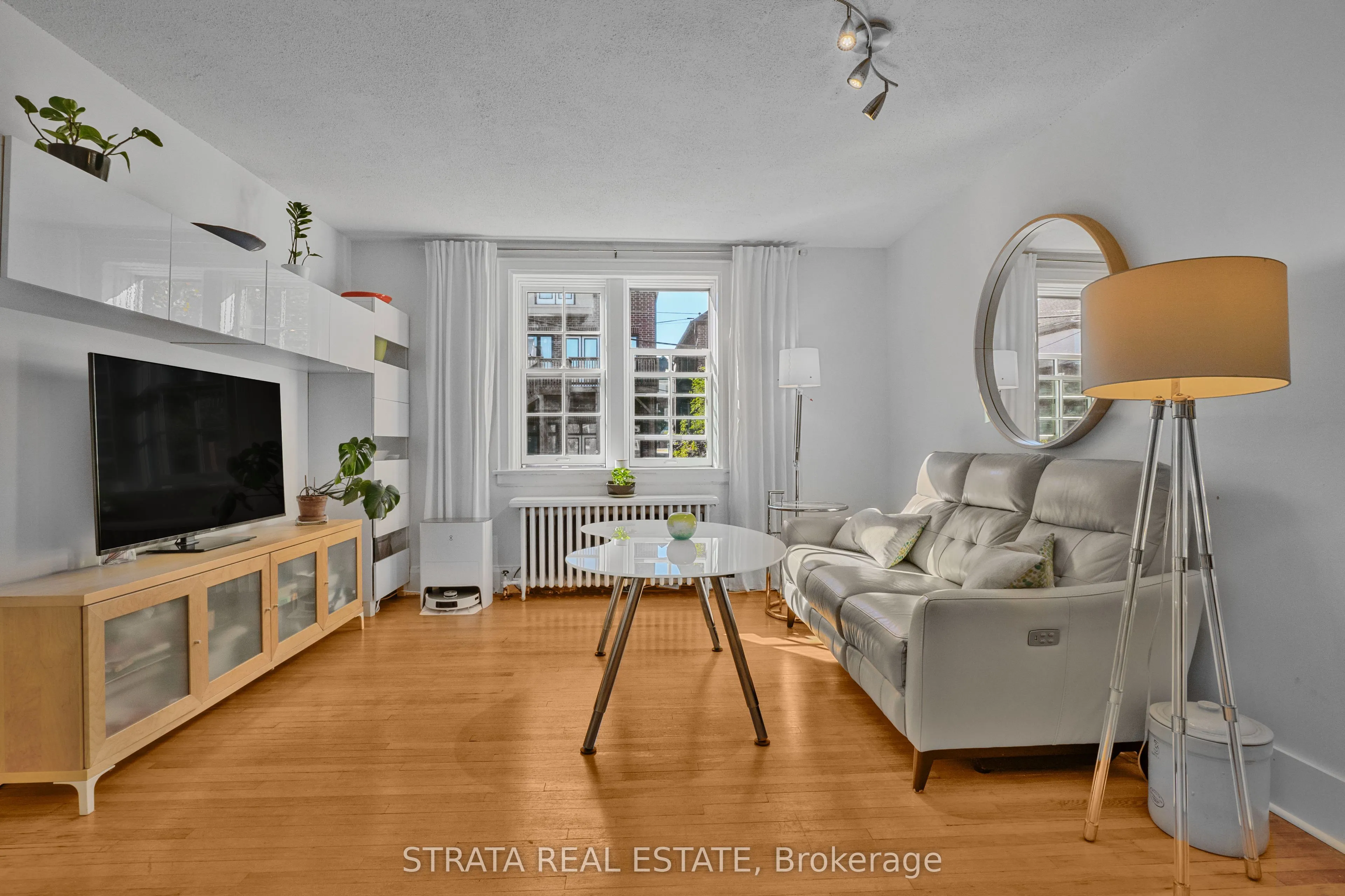480 Oriole Parkway #207