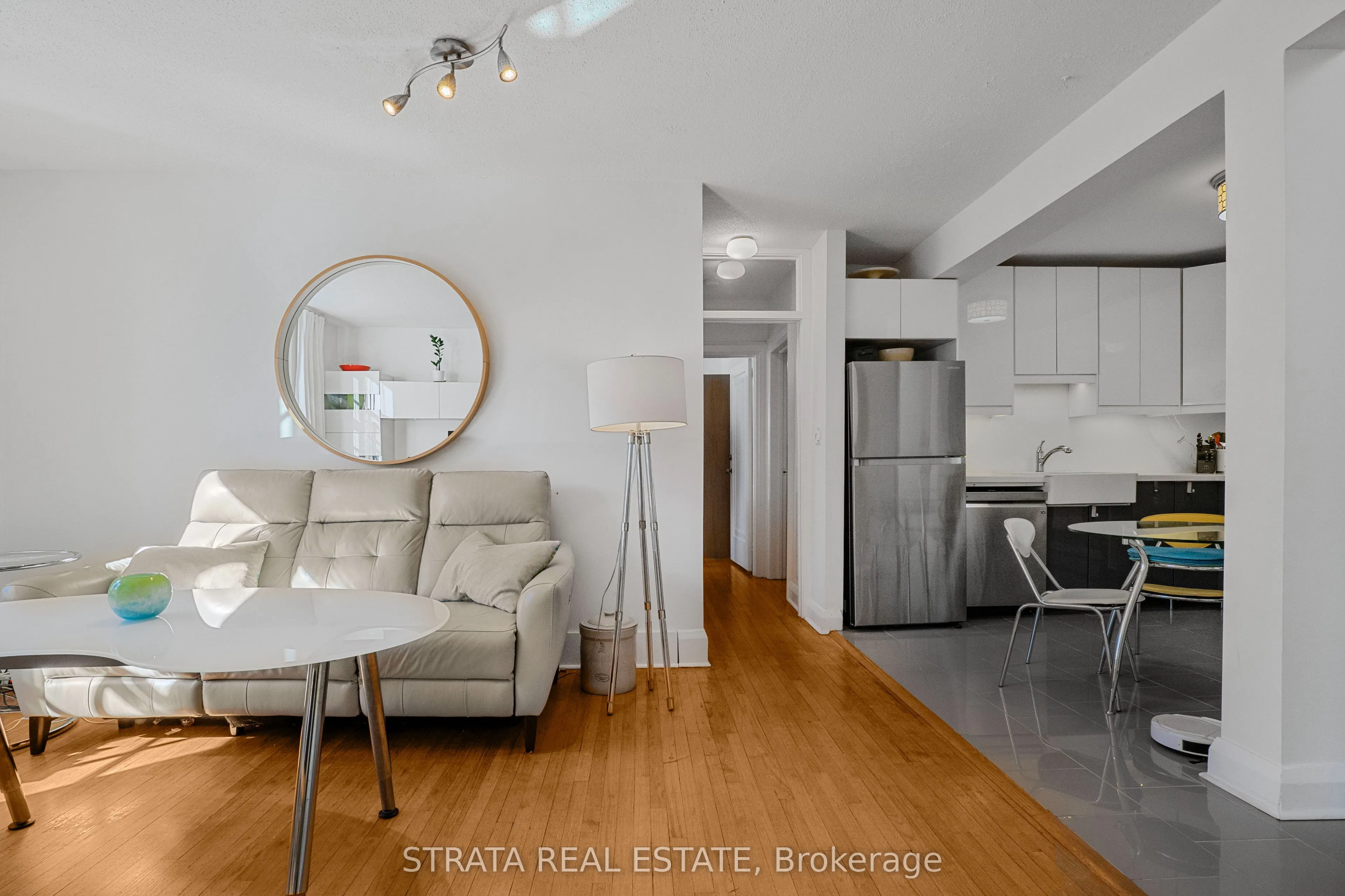 480 Oriole Parkway #207