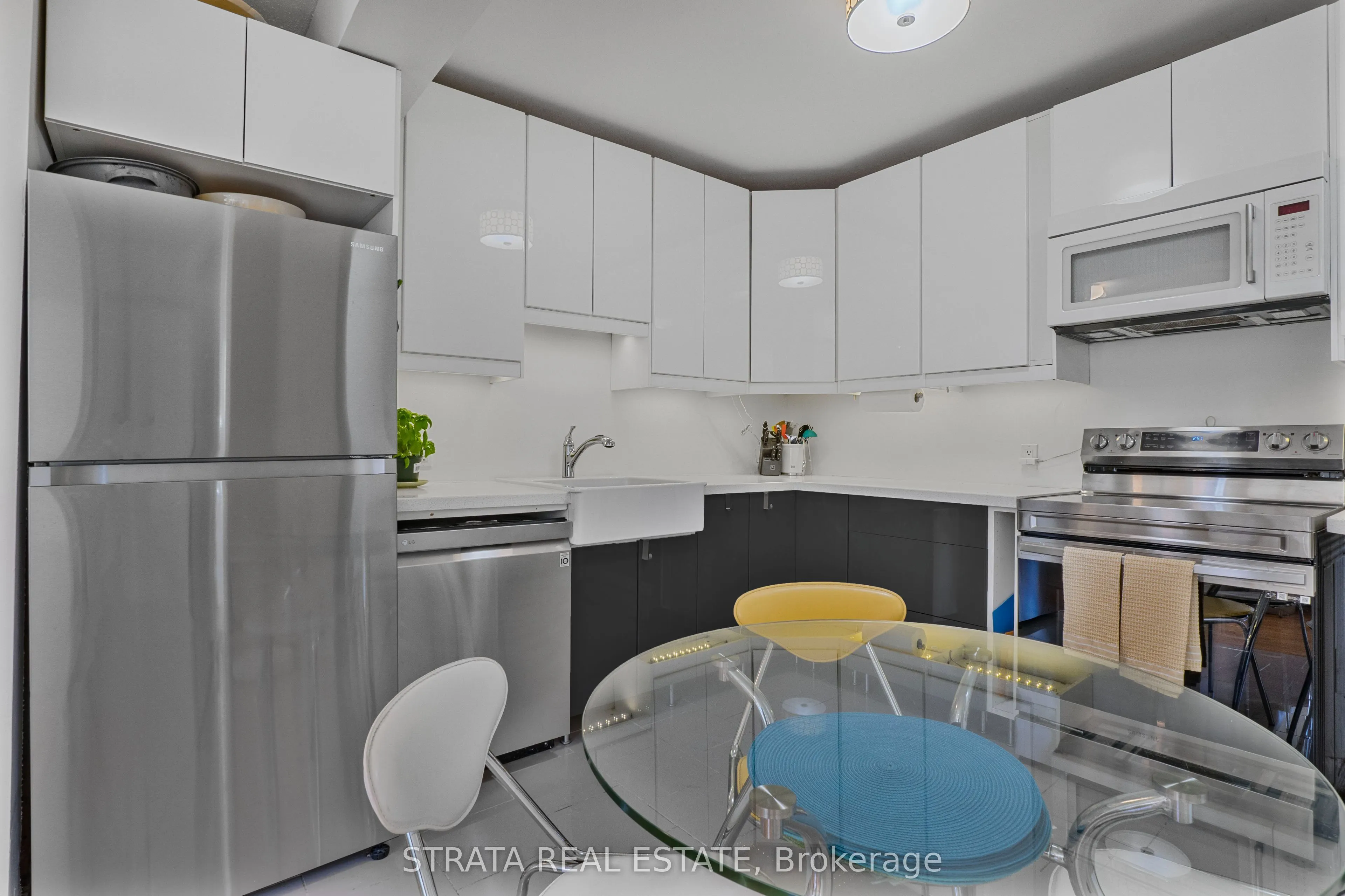 480 Oriole Parkway #207