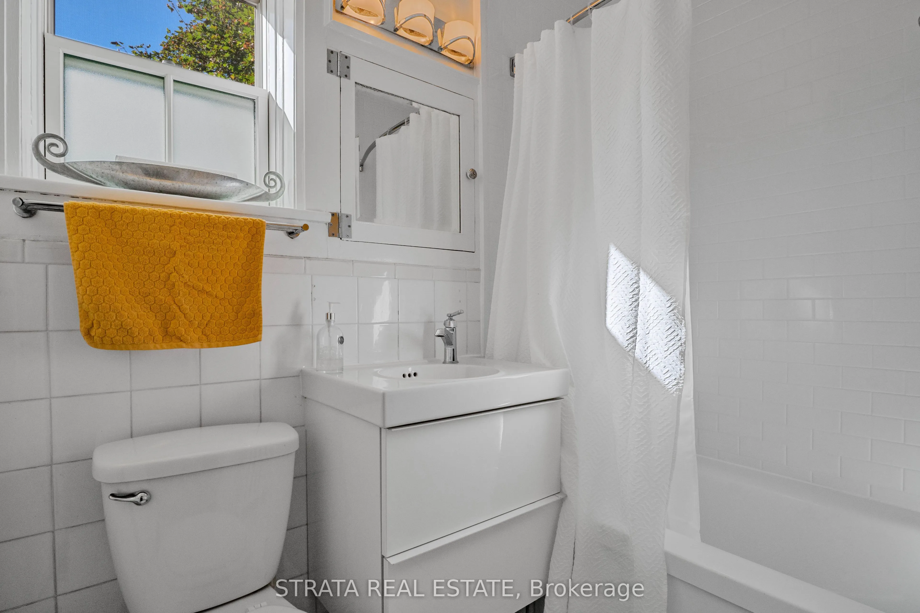 480 Oriole Parkway #207