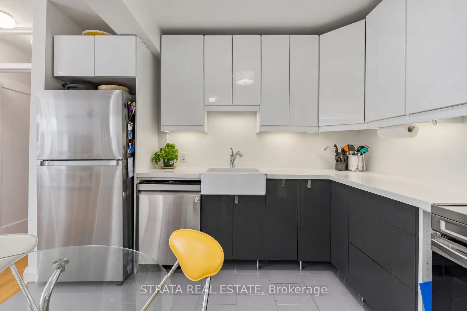480 Oriole Parkway #207