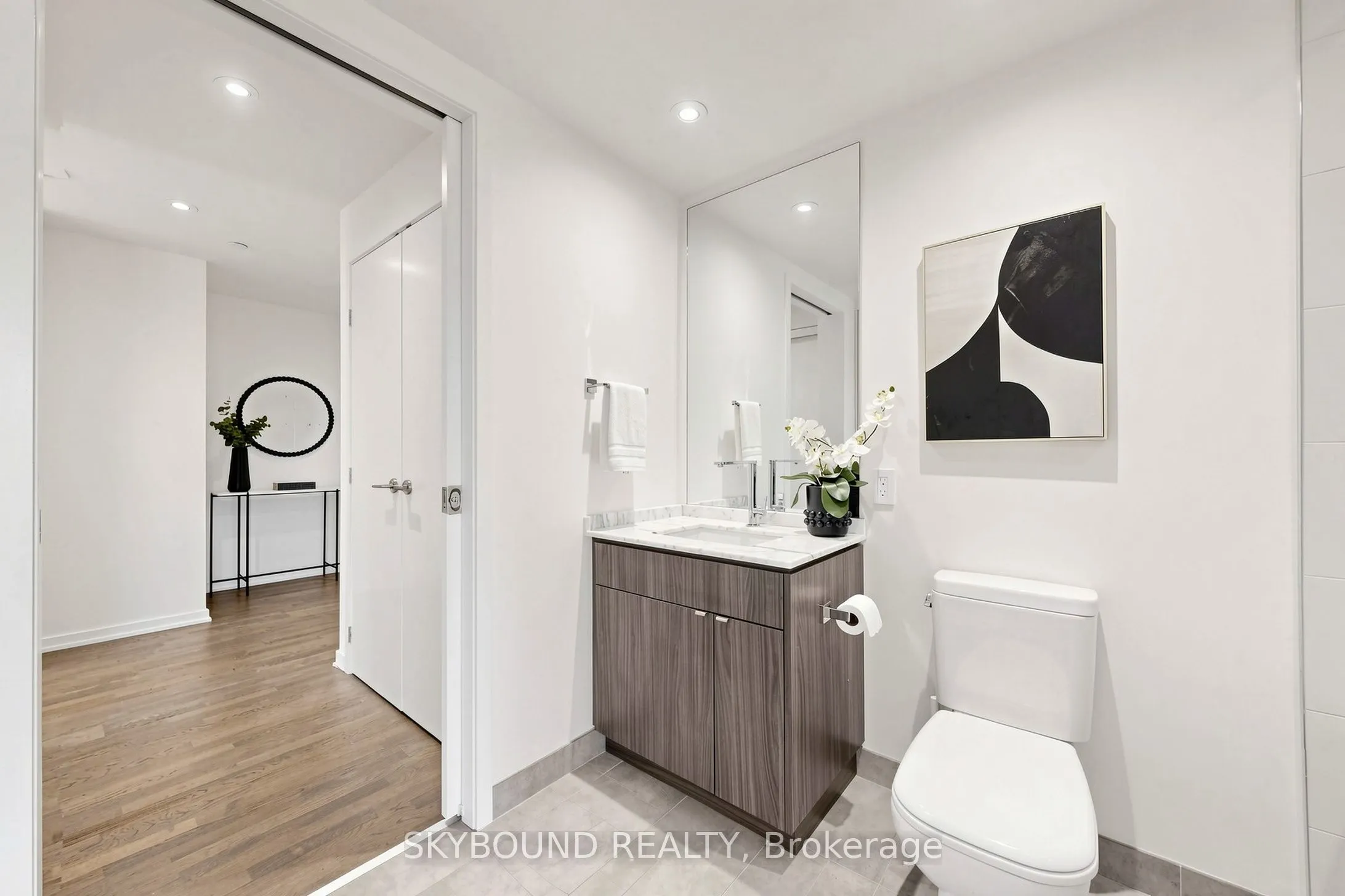 60 Colborne Street #907