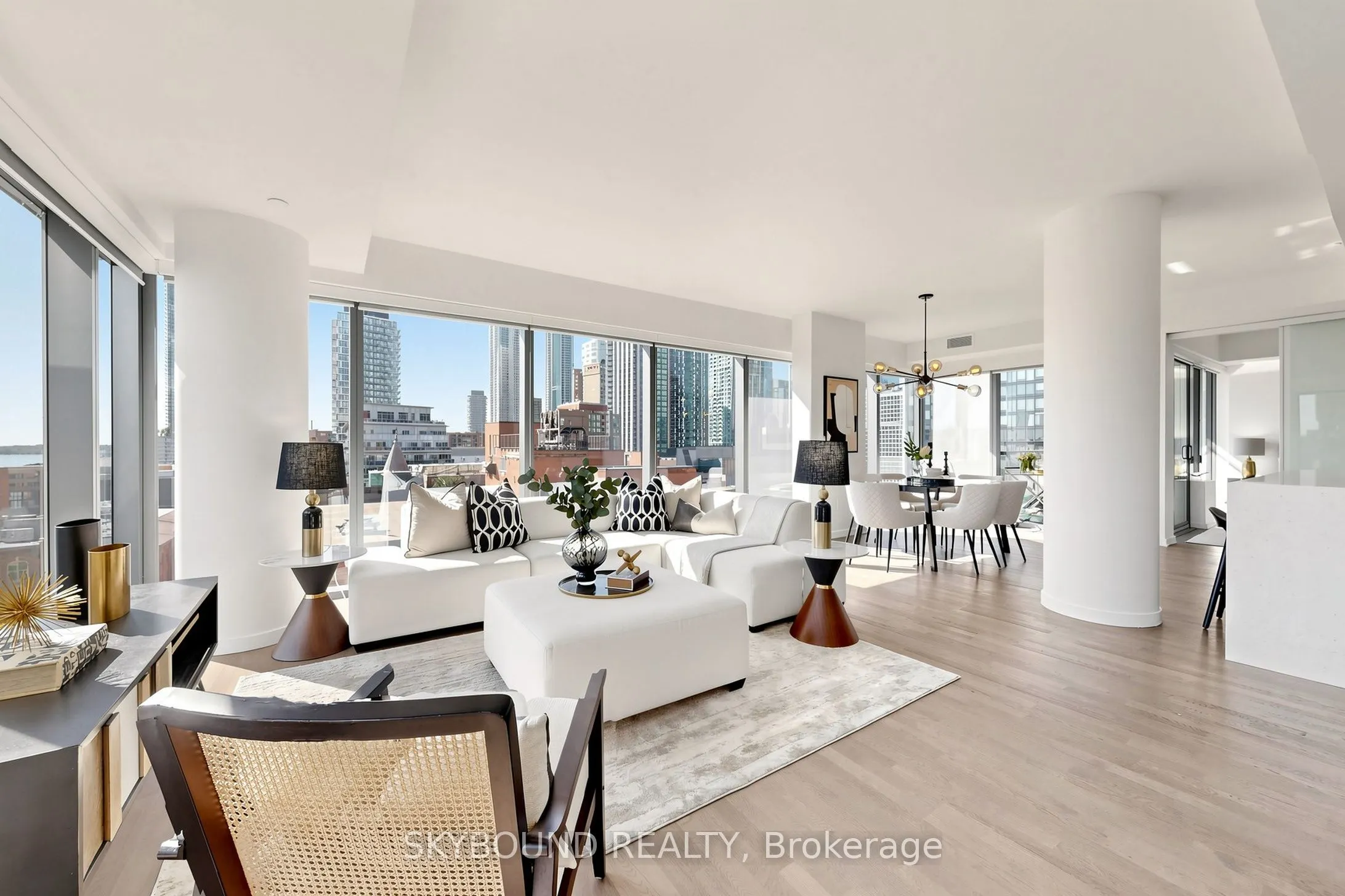 60 Colborne Street #907