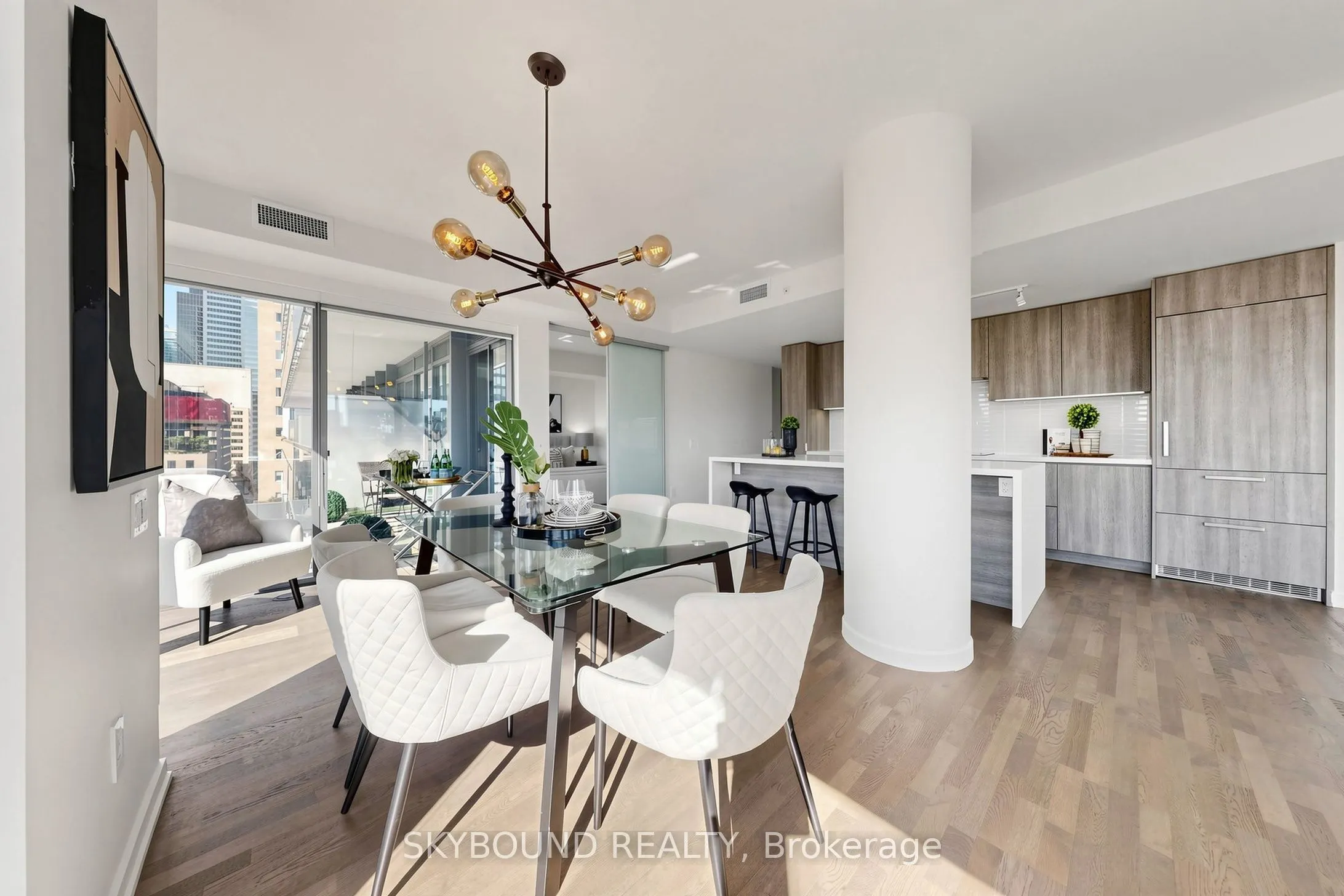 60 Colborne Street #907