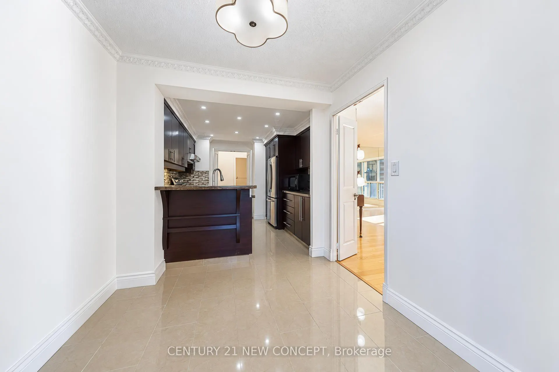 18 Hollywood Avenue #805
