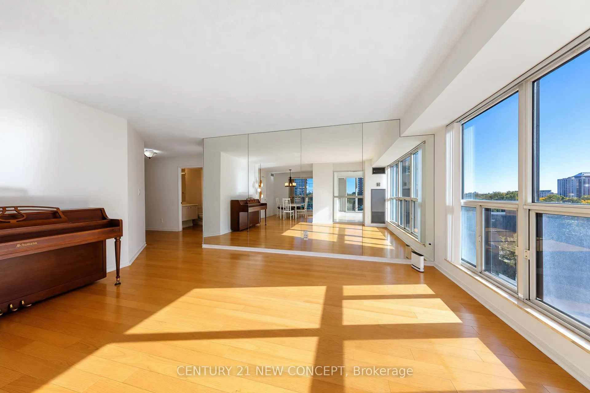 18 Hollywood Avenue #805
