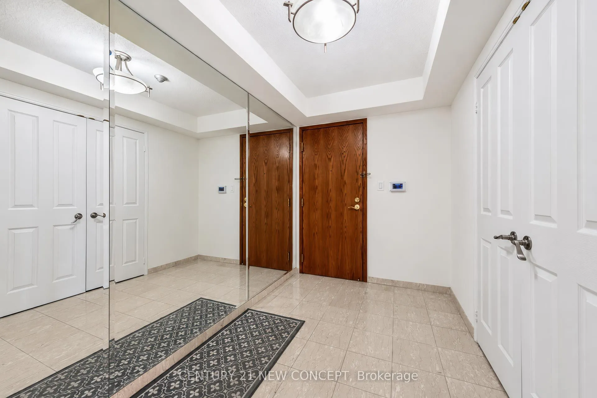 18 Hollywood Avenue #805
