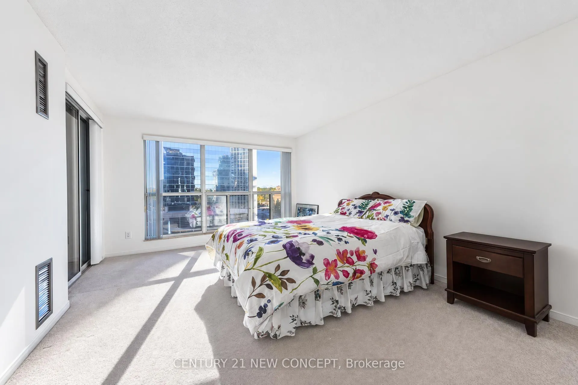 18 Hollywood Avenue #805