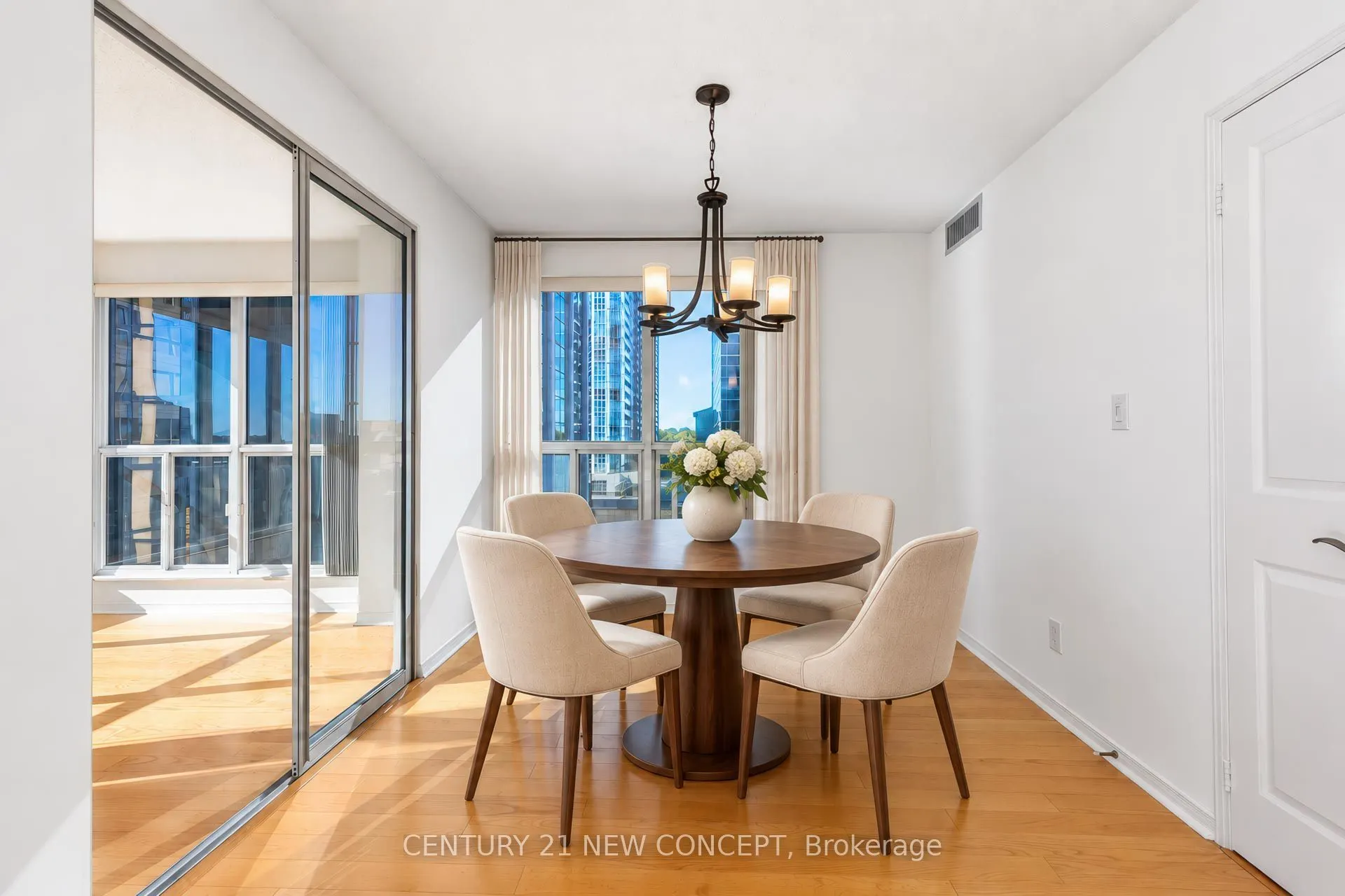 18 Hollywood Avenue #805