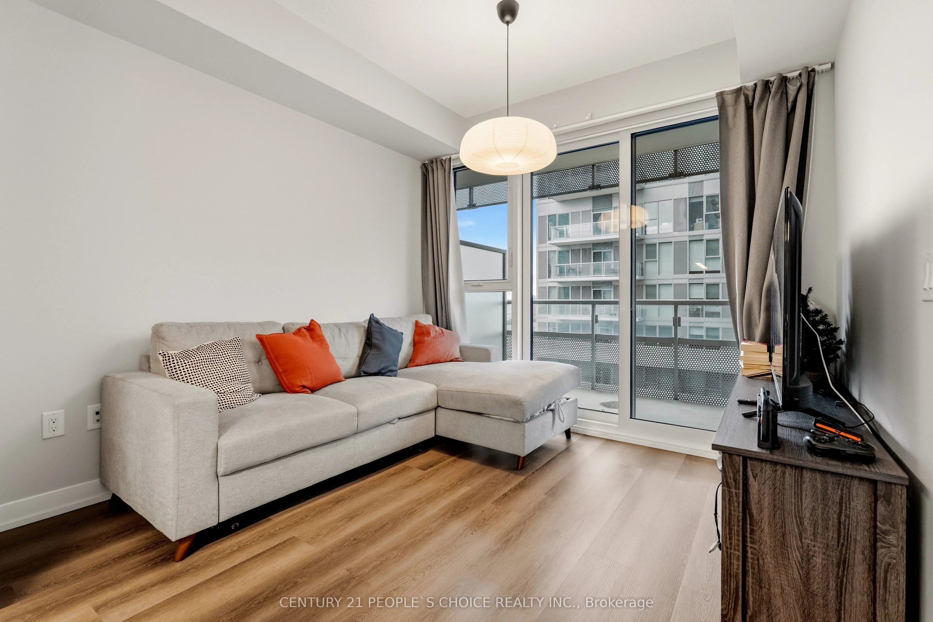 15 Lower Jarvis Street #817