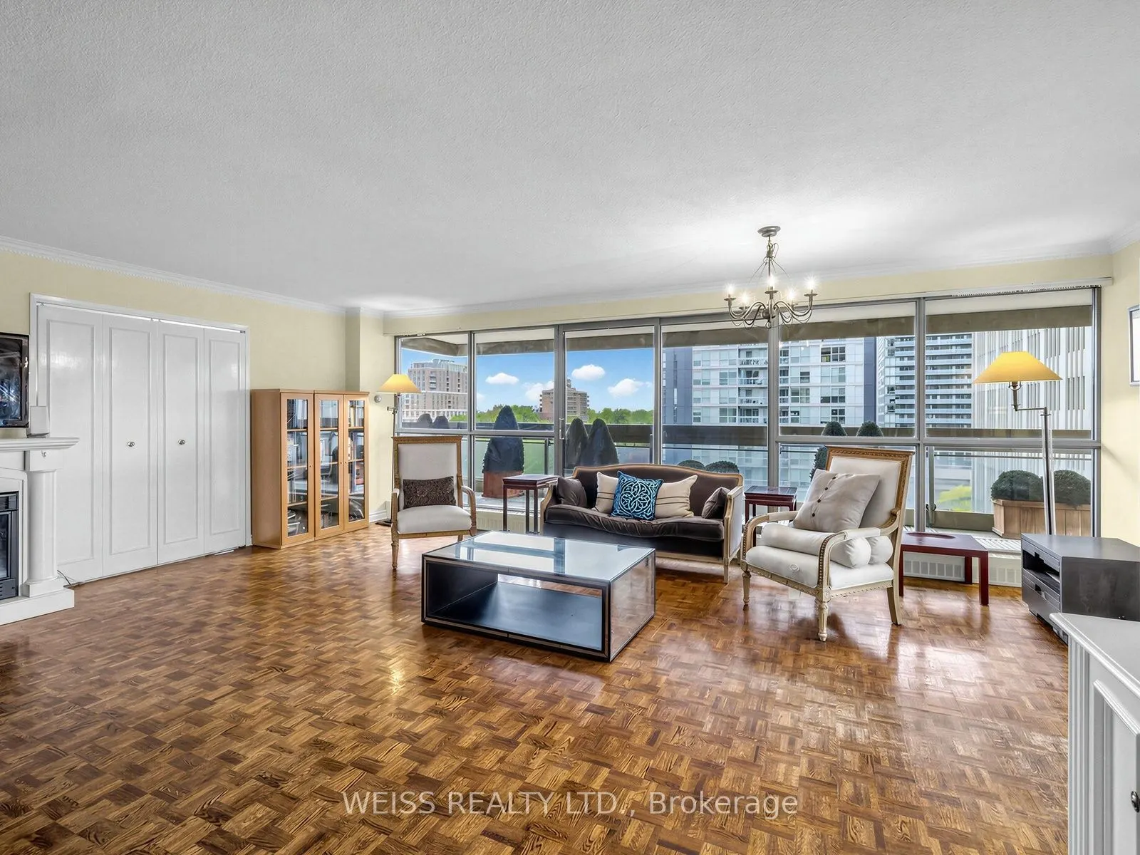 63 St. Clair Avenue W #903