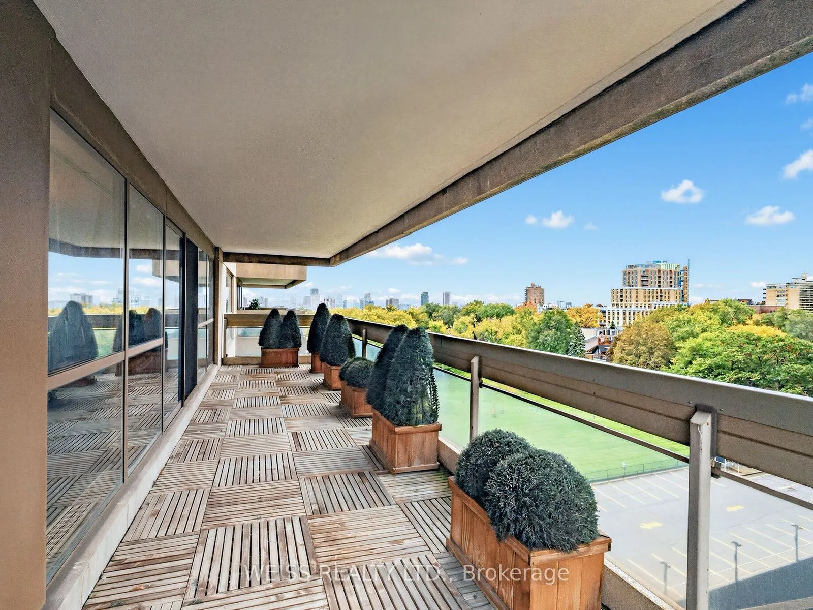63 St. Clair Avenue W #903