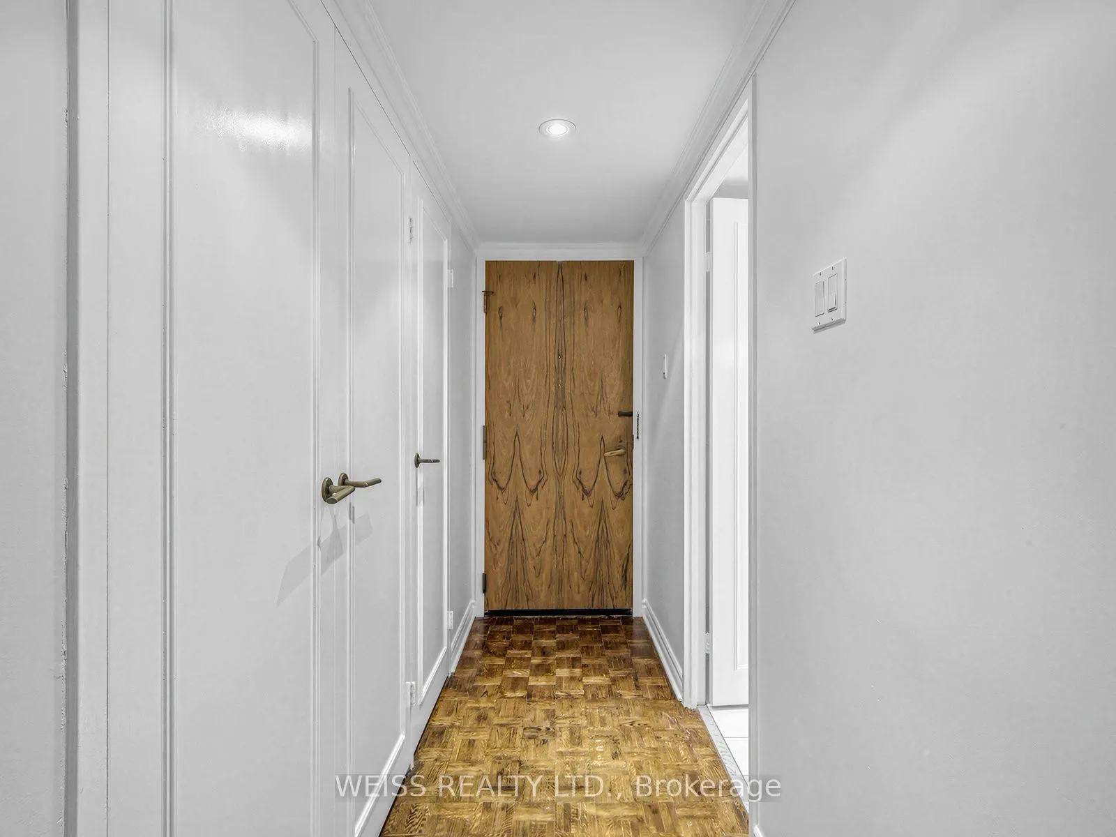 63 St. Clair Avenue W #903