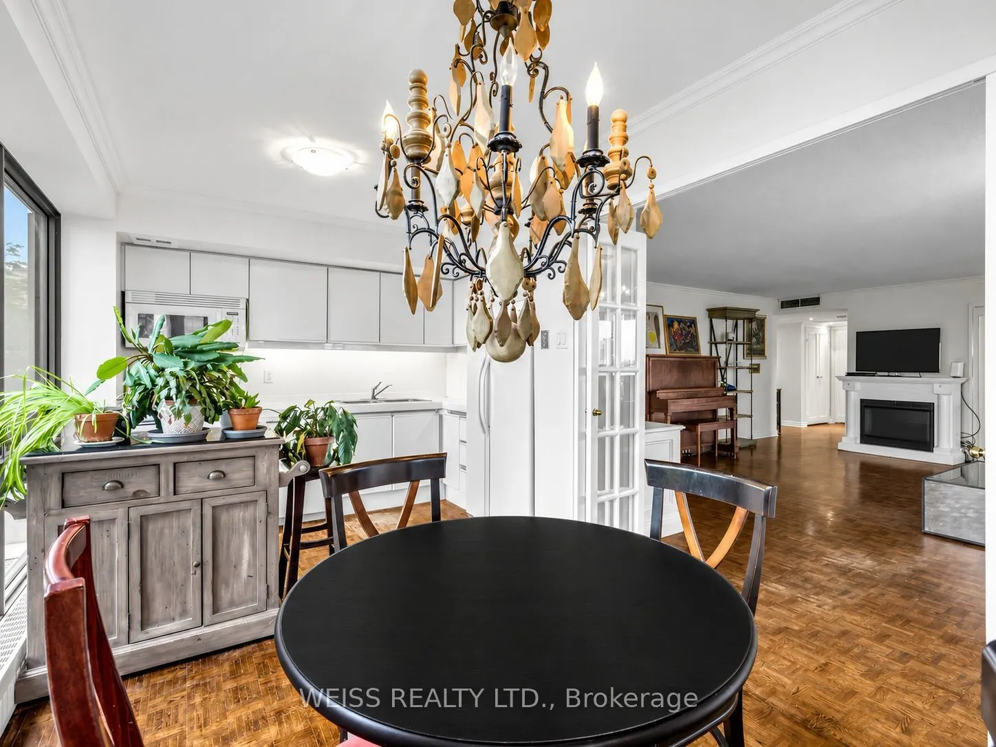63 St. Clair Avenue W #903