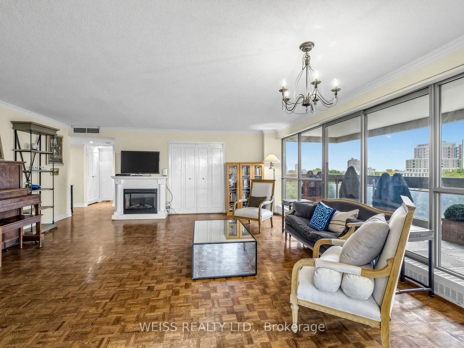 63 St. Clair Avenue W #903
