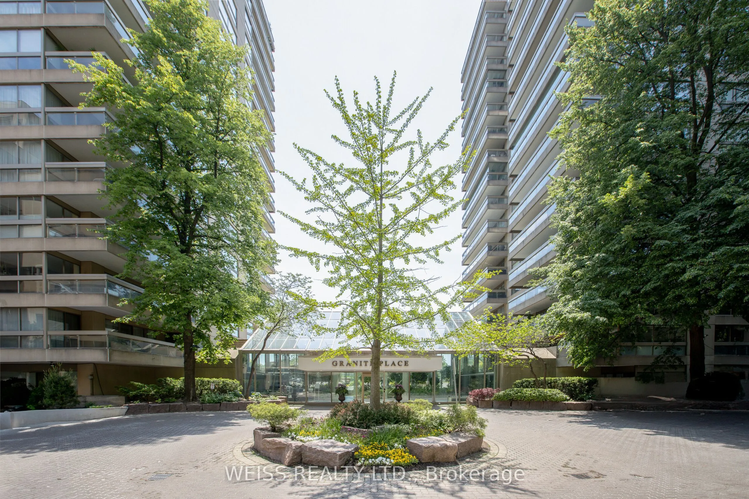 63 St. Clair Avenue W #903