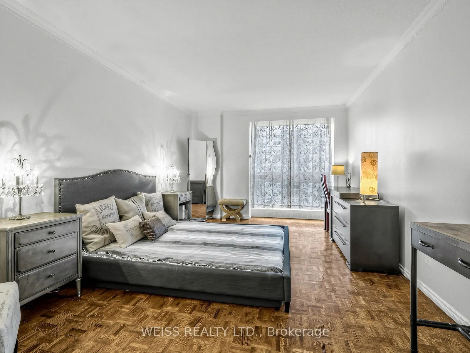 63 St. Clair Avenue W #903