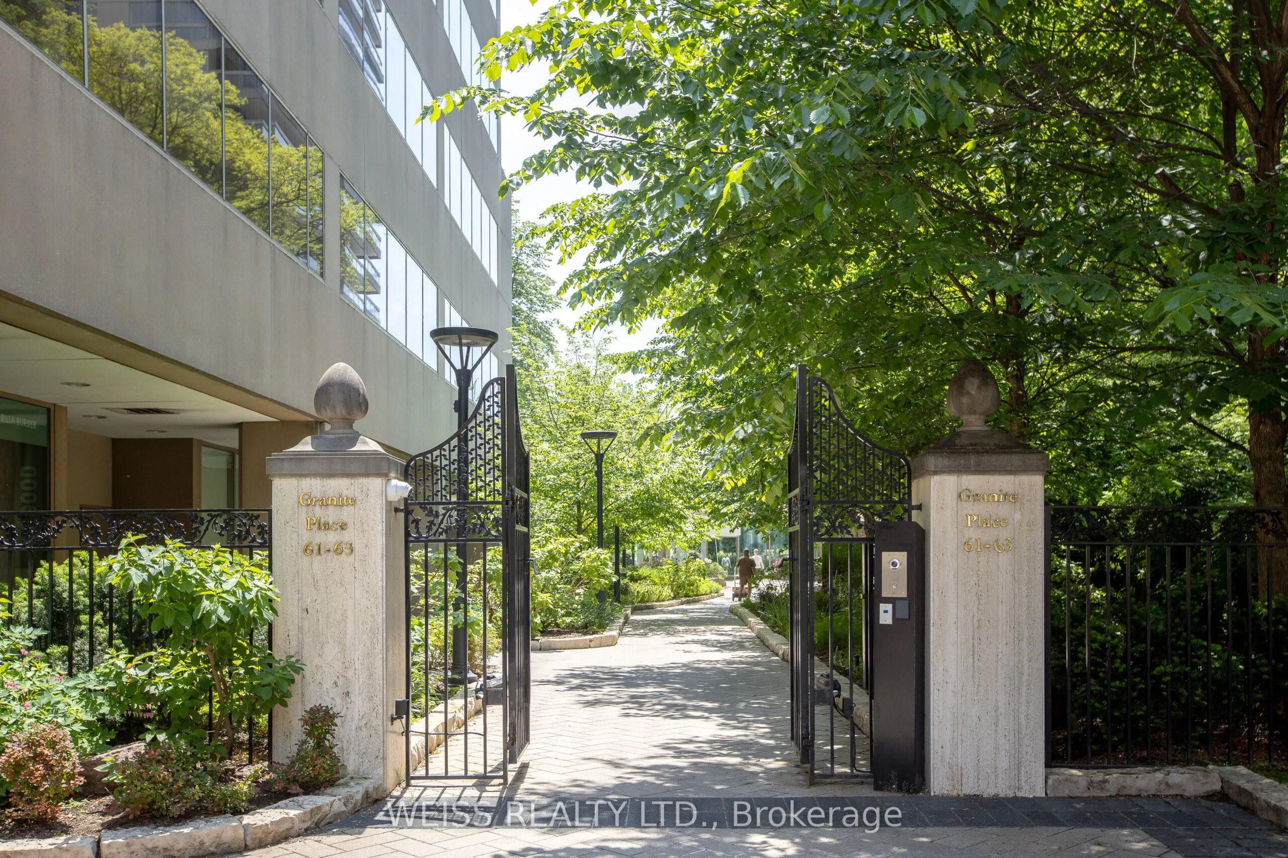 63 St. Clair Avenue W #903