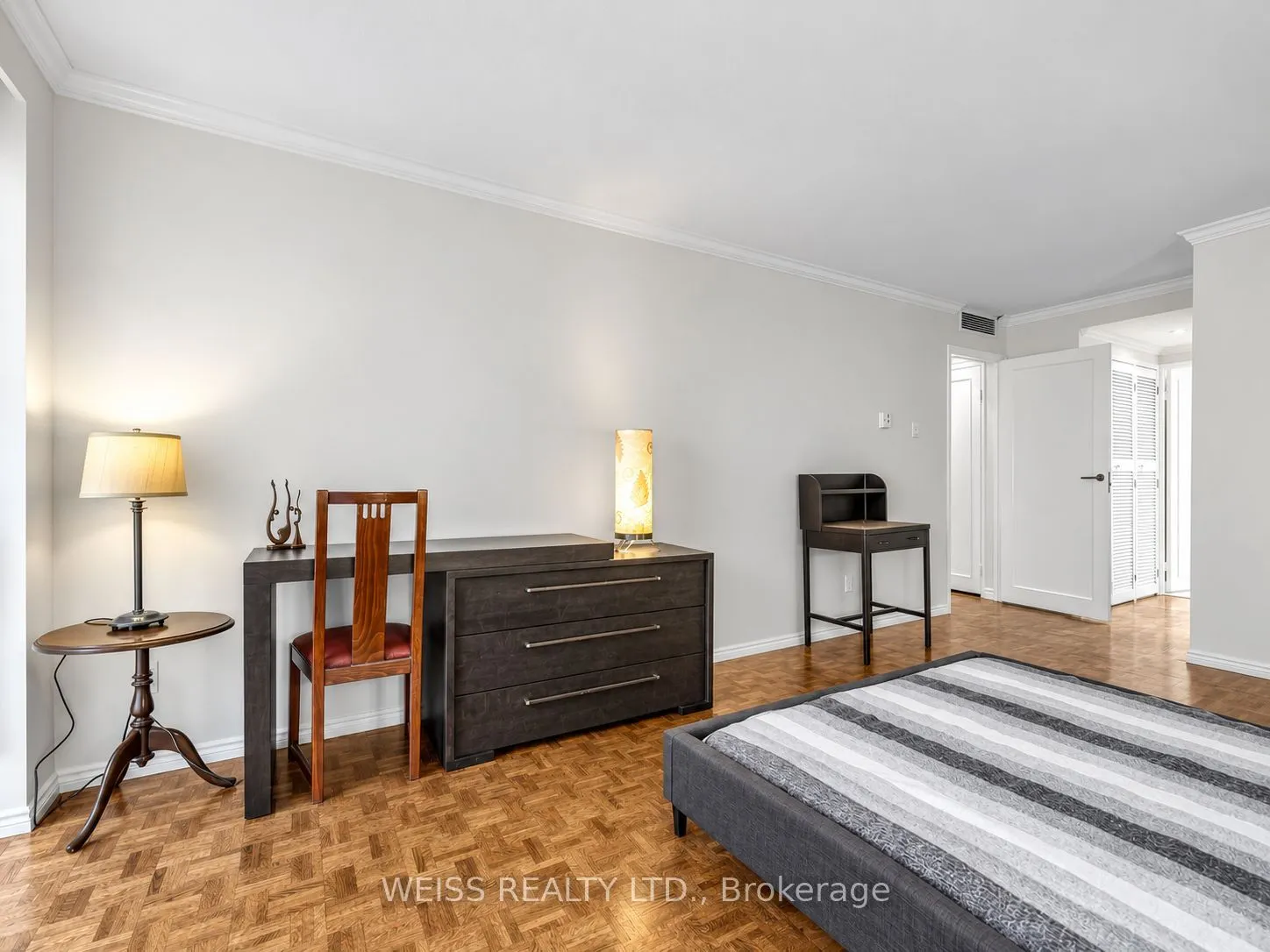 63 St. Clair Avenue W #903