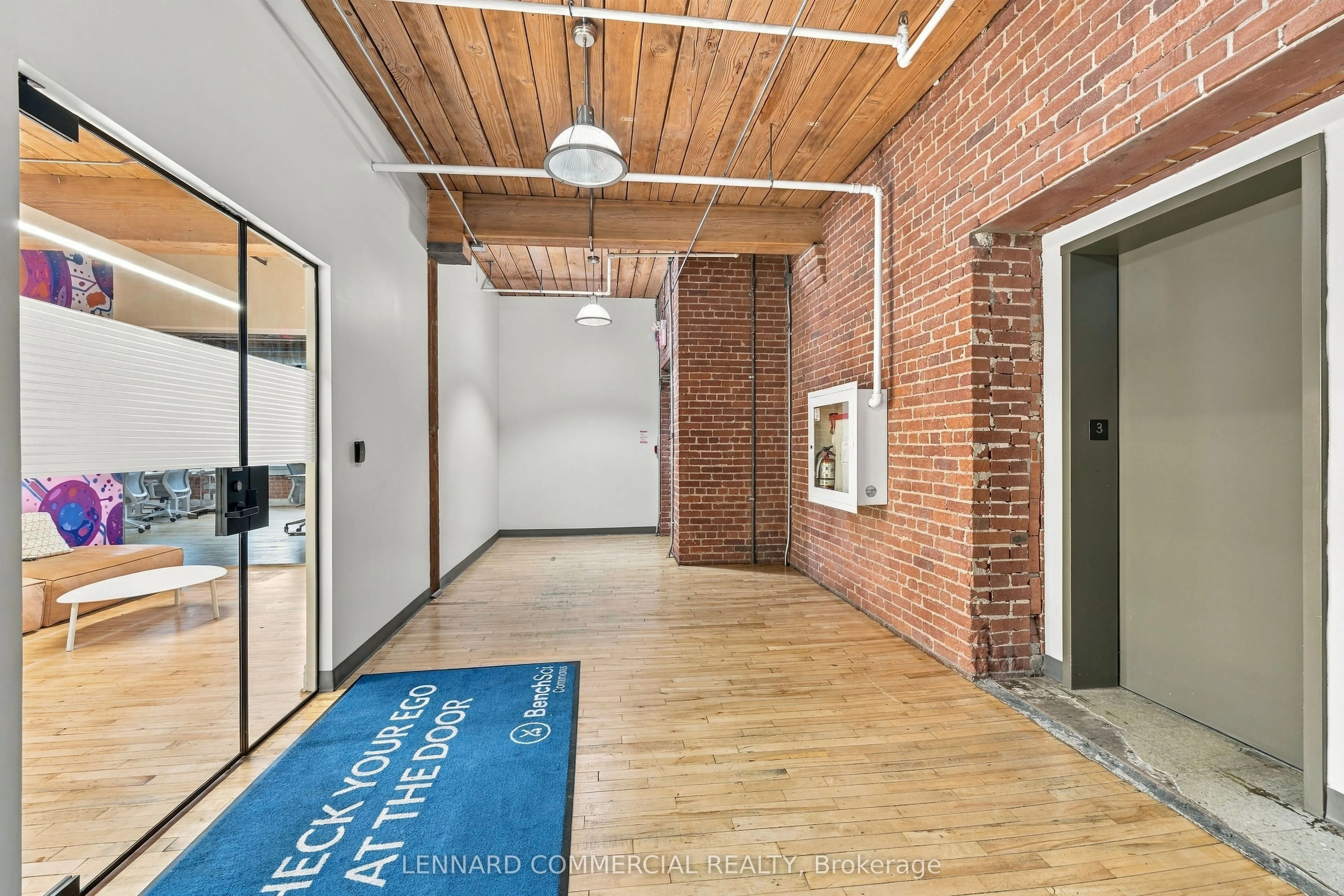 559 College Street #301